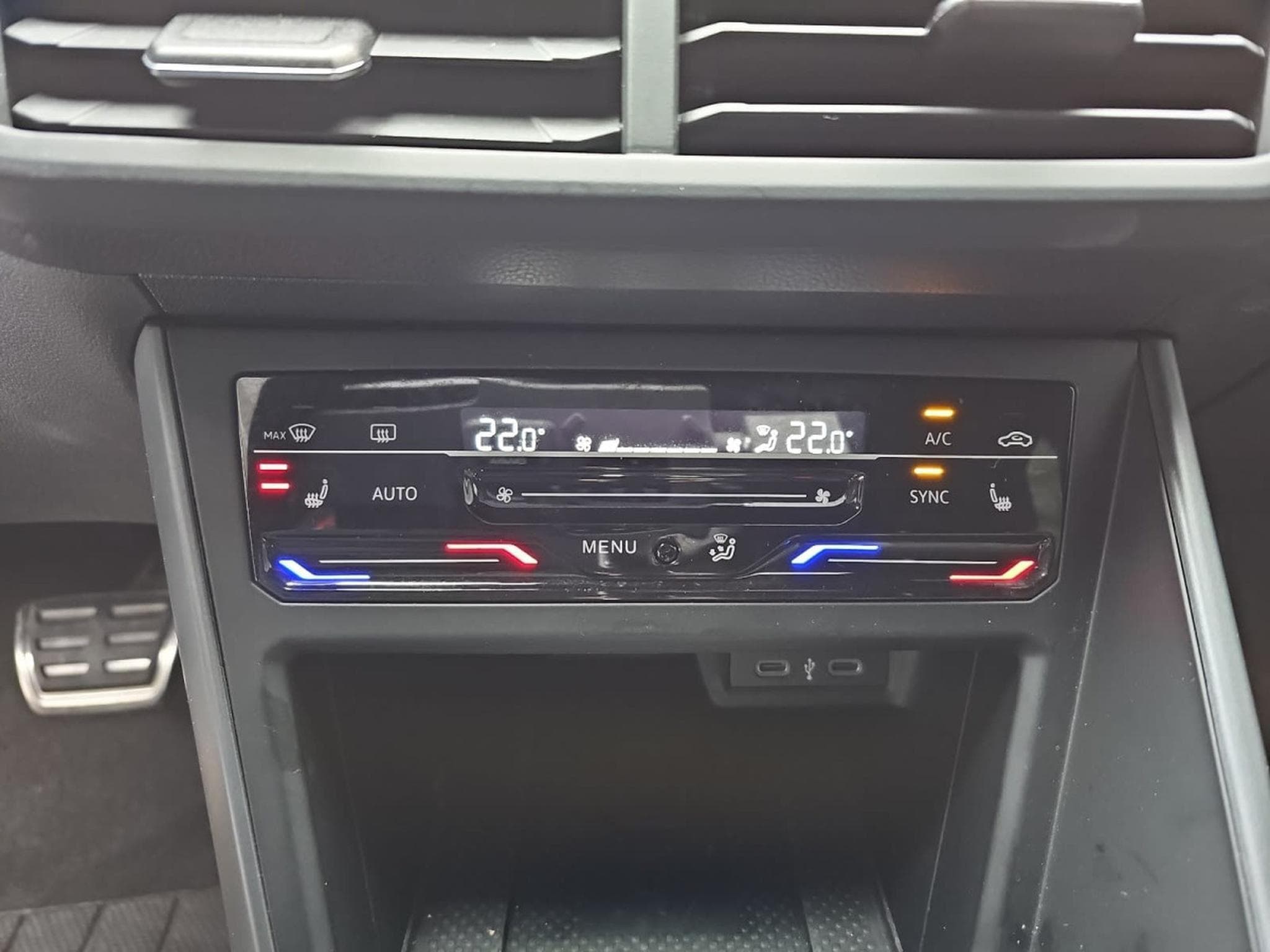 VW Taigo 1.5 TSi 150 DSG R-Line (2025) - Photo 10
