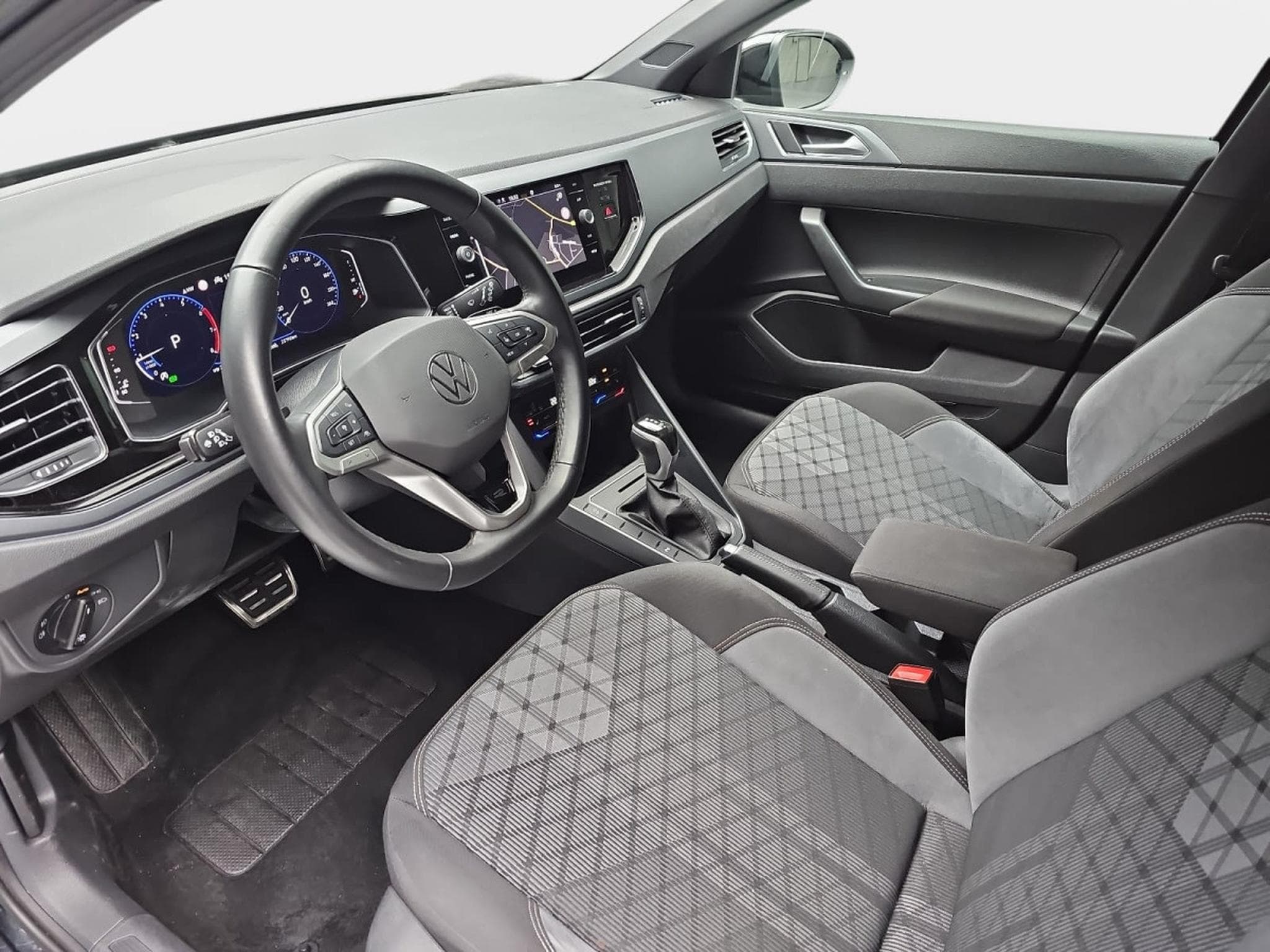 VW Taigo 1.5 TSi 150 DSG R-Line (2025) - Photo 17