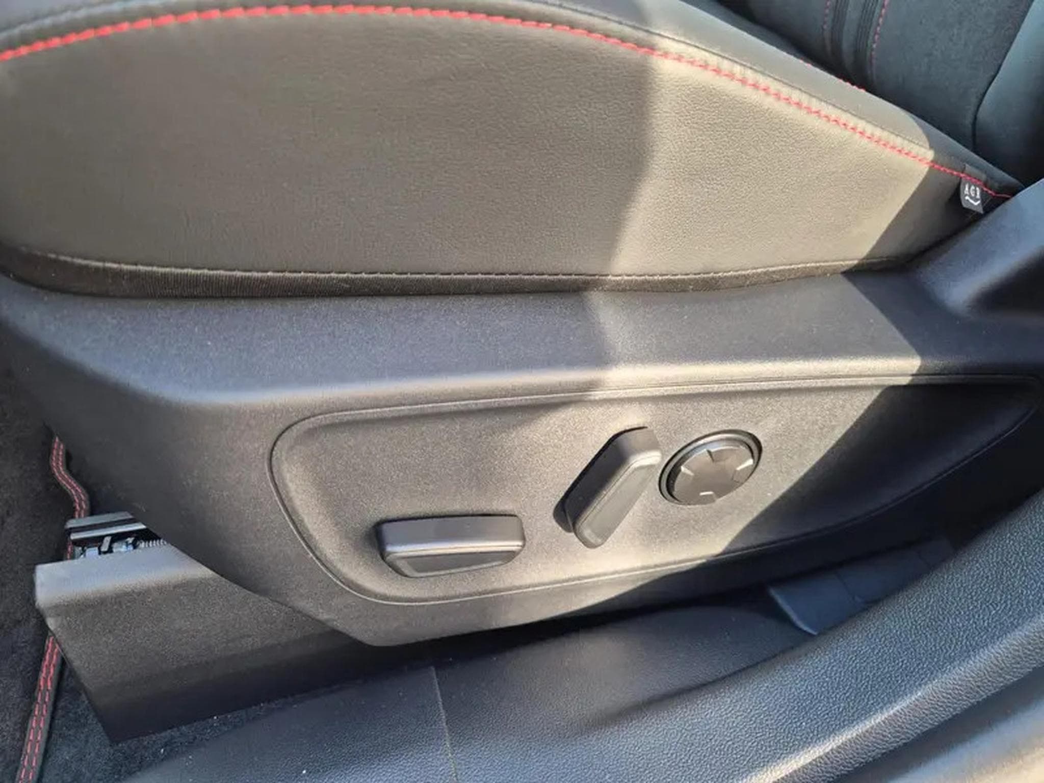 Ford Kuga 2.5 PHEV 242 Auto ST-Line X (2026) - Photo 21