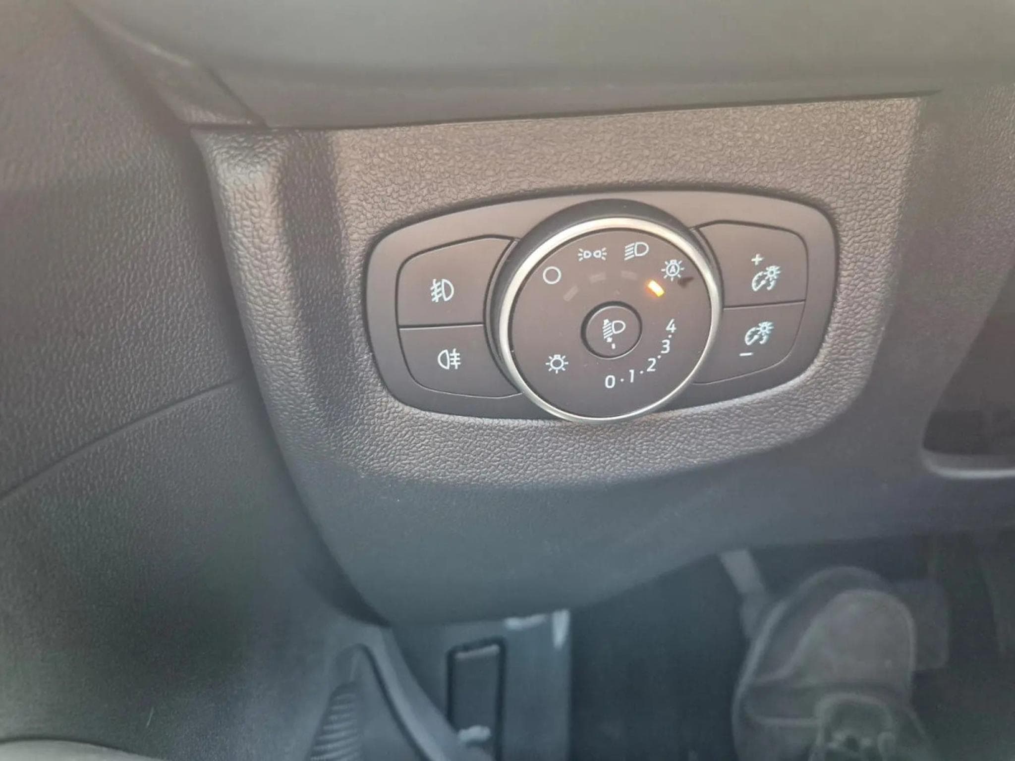Ford Tourneo 1.0i Ecoboost 125 Active (2026) - Photo 15