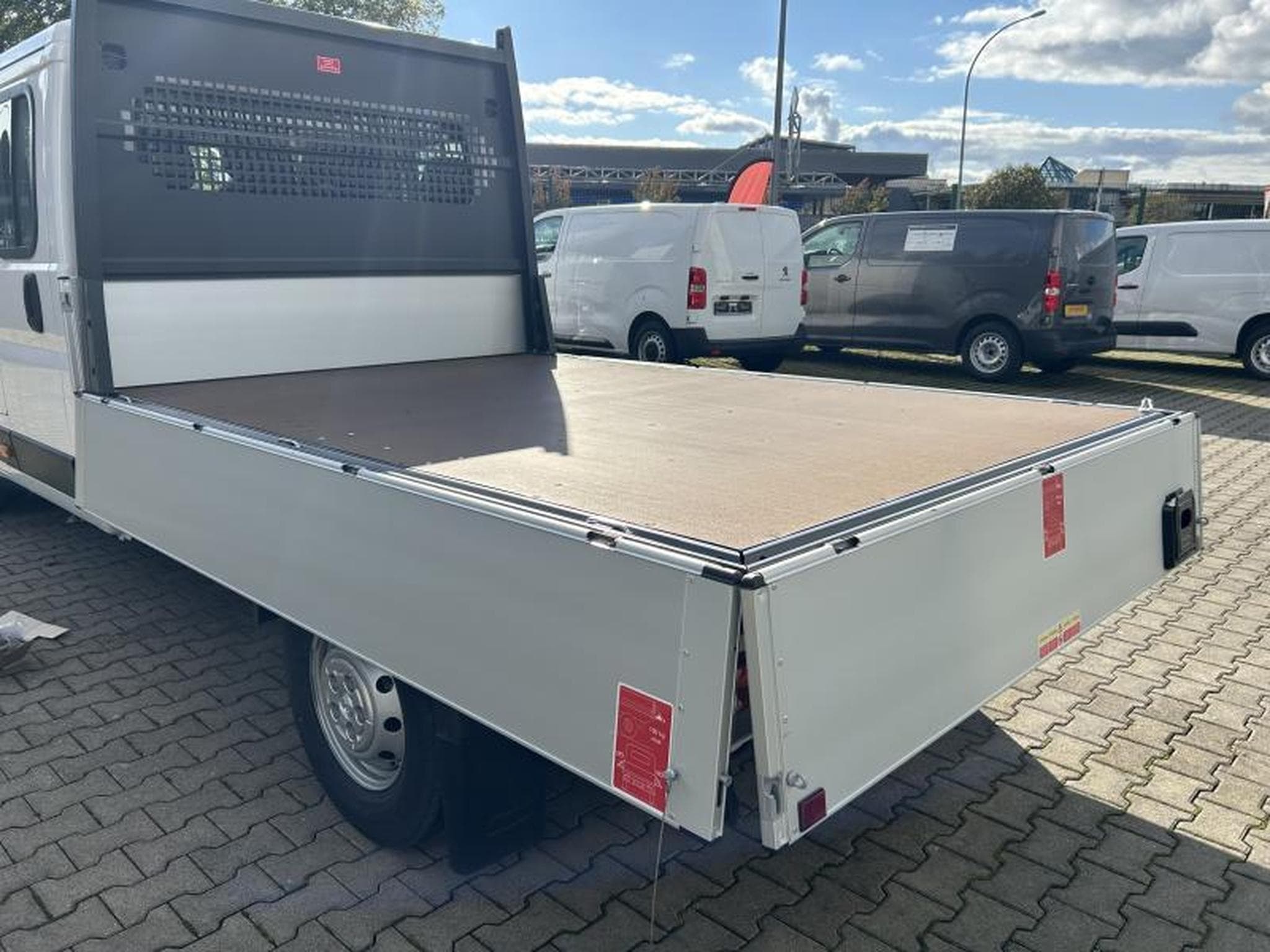 Peugeot Boxer Plateau DC 435 L3 (2024) - Photo 19