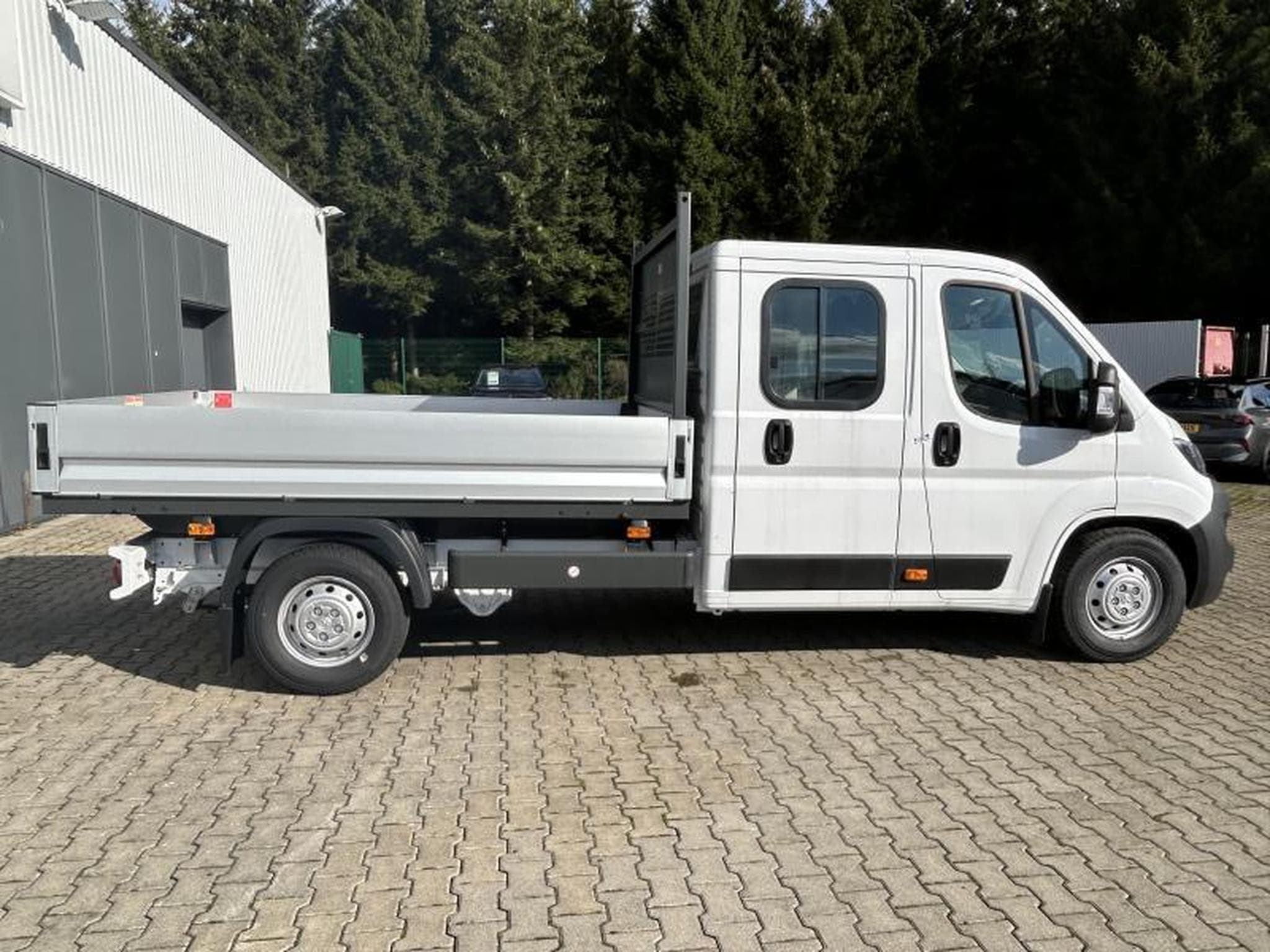 Peugeot Boxer Plateau DC 435 L3 (2024) - Photo 6