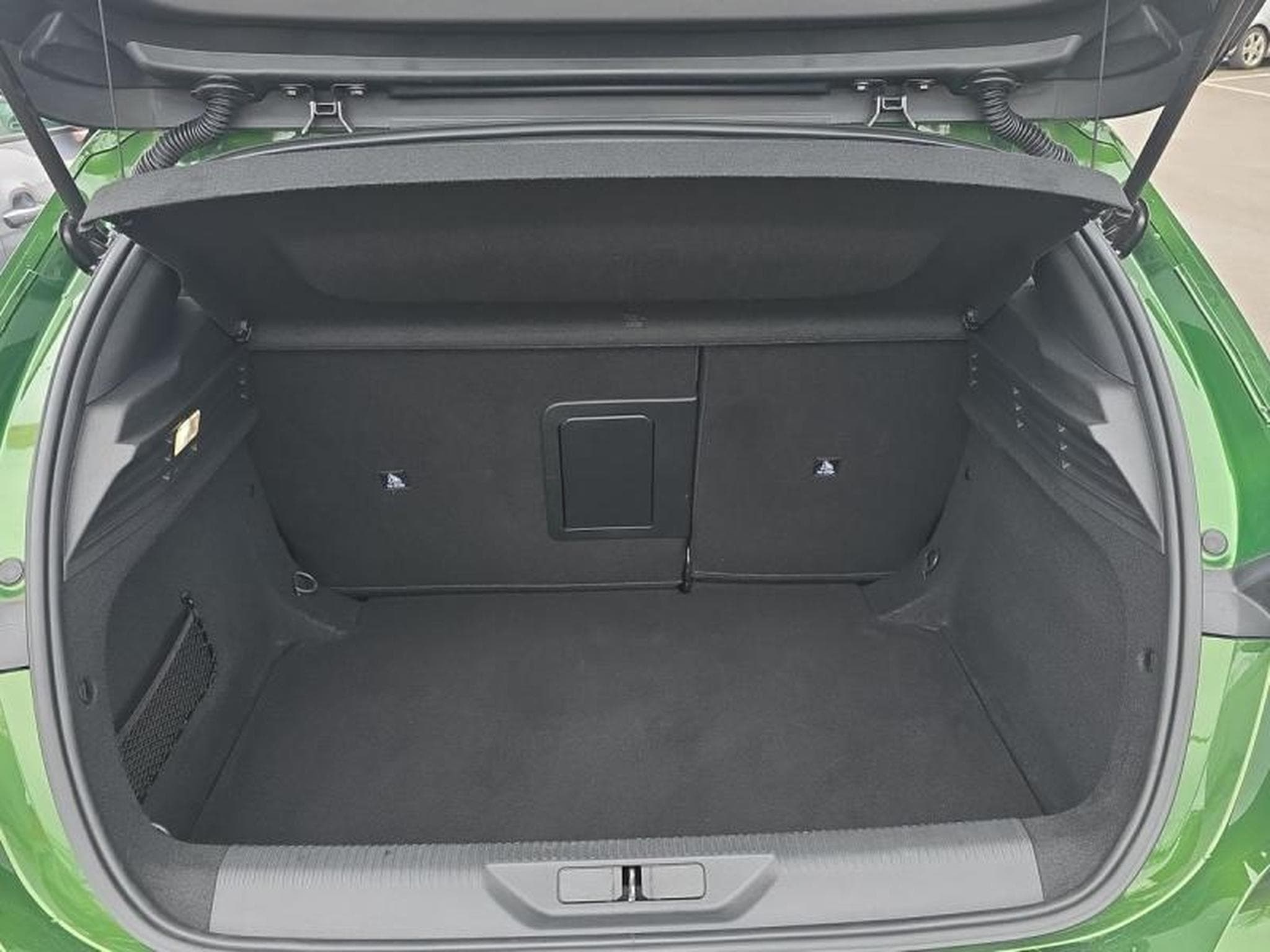 PEUGEOT 308 1.2 PureTech 130ch S&S Allure EAT8 (2024) - Foto 8