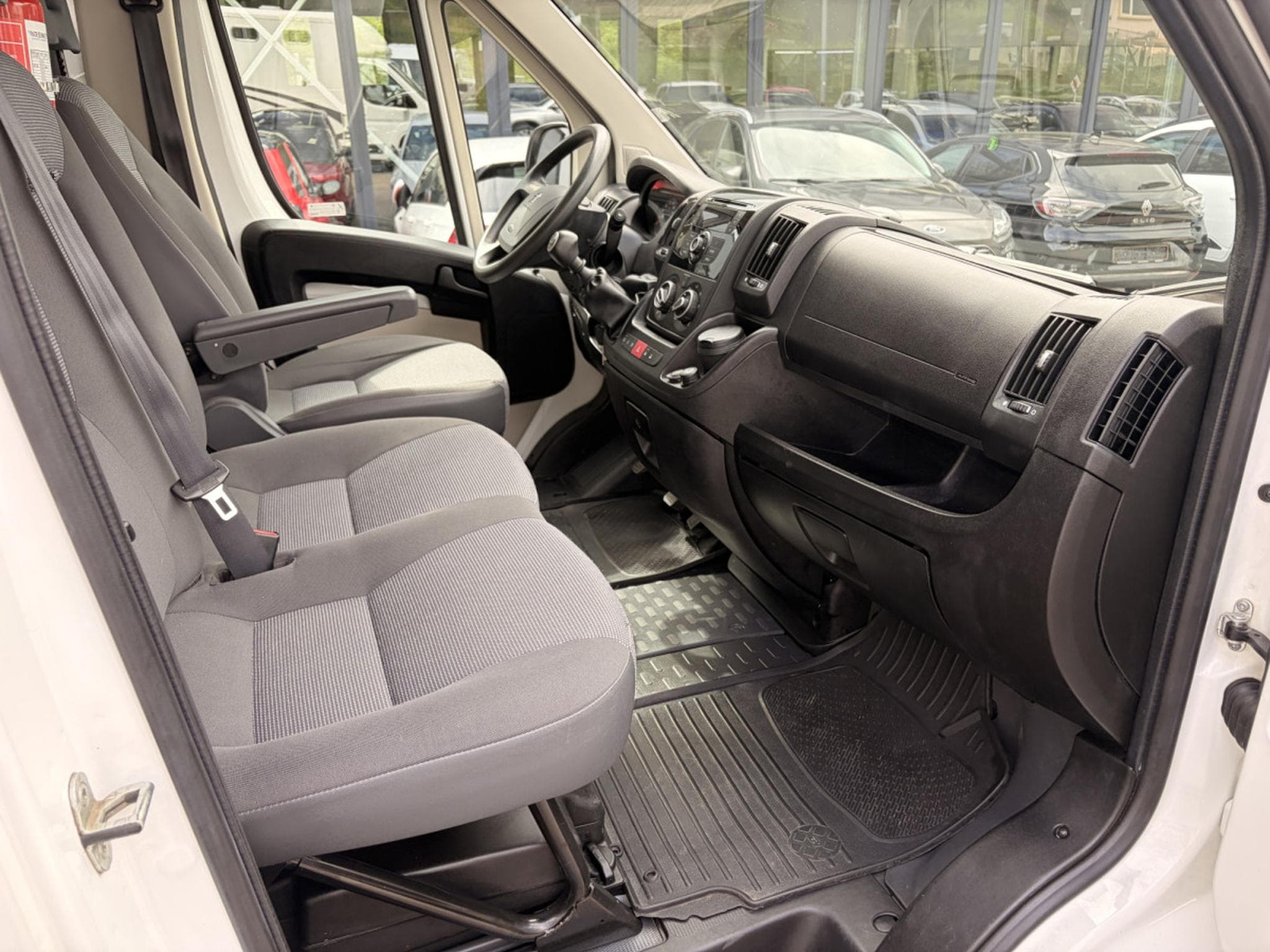 Peugeot Boxer EQUI-Treck Sonic 2 chevaux sellerie 3 places (2012) - Photo 11