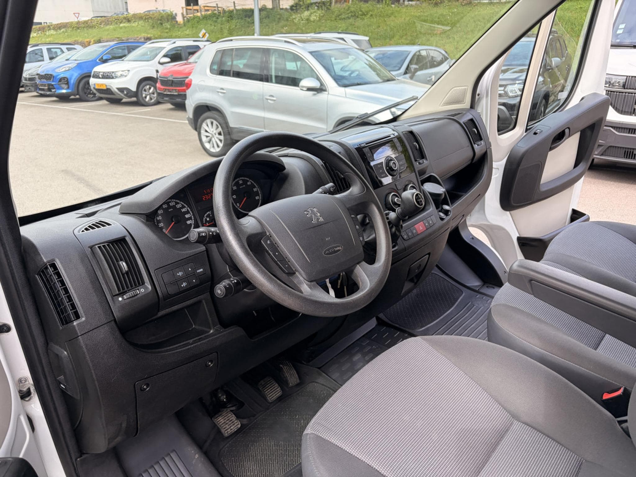 Peugeot Boxer EQUI-Treck Sonic 2 chevaux sellerie 3 places (2012) - Photo 13