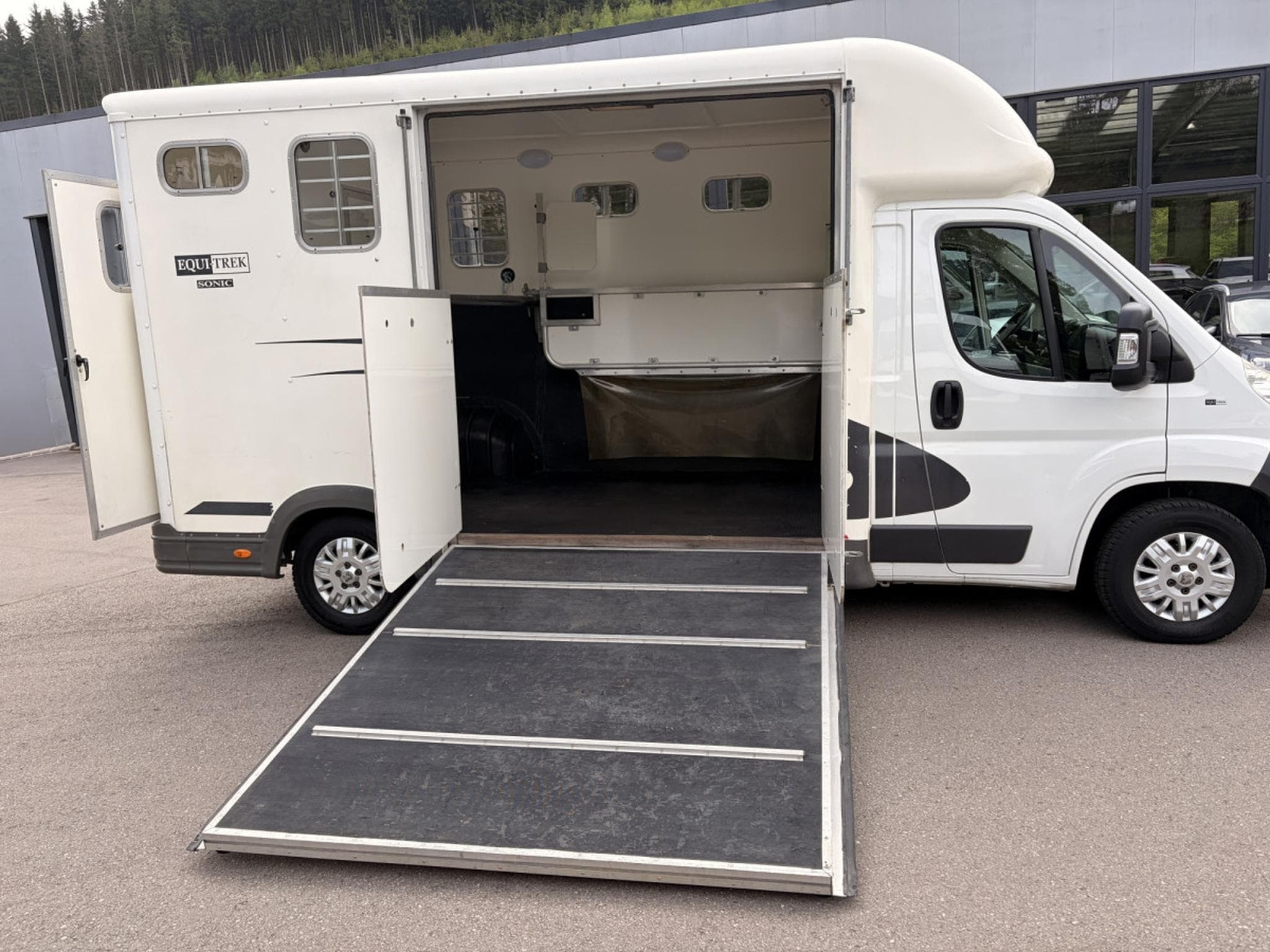 Peugeot Boxer EQUI-Treck Sonic 2 chevaux sellerie 3 places (2012) - Photo 8
