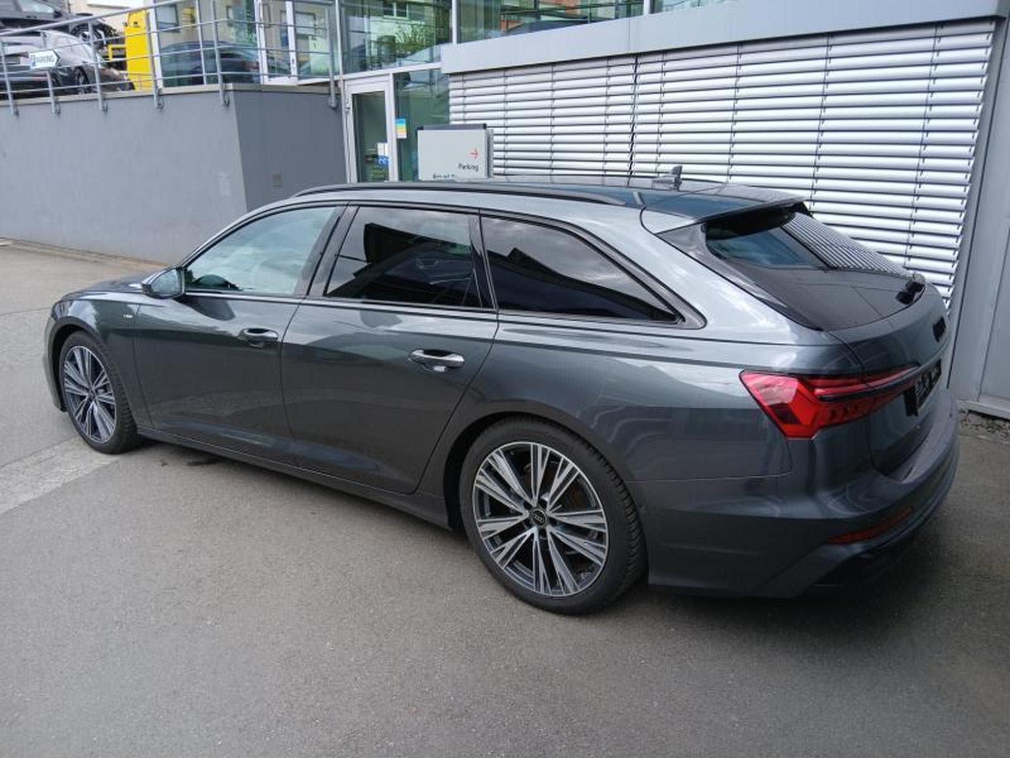 Audi A6 Avant S-line 40 TDI s-tronic (2025) - Photo 2