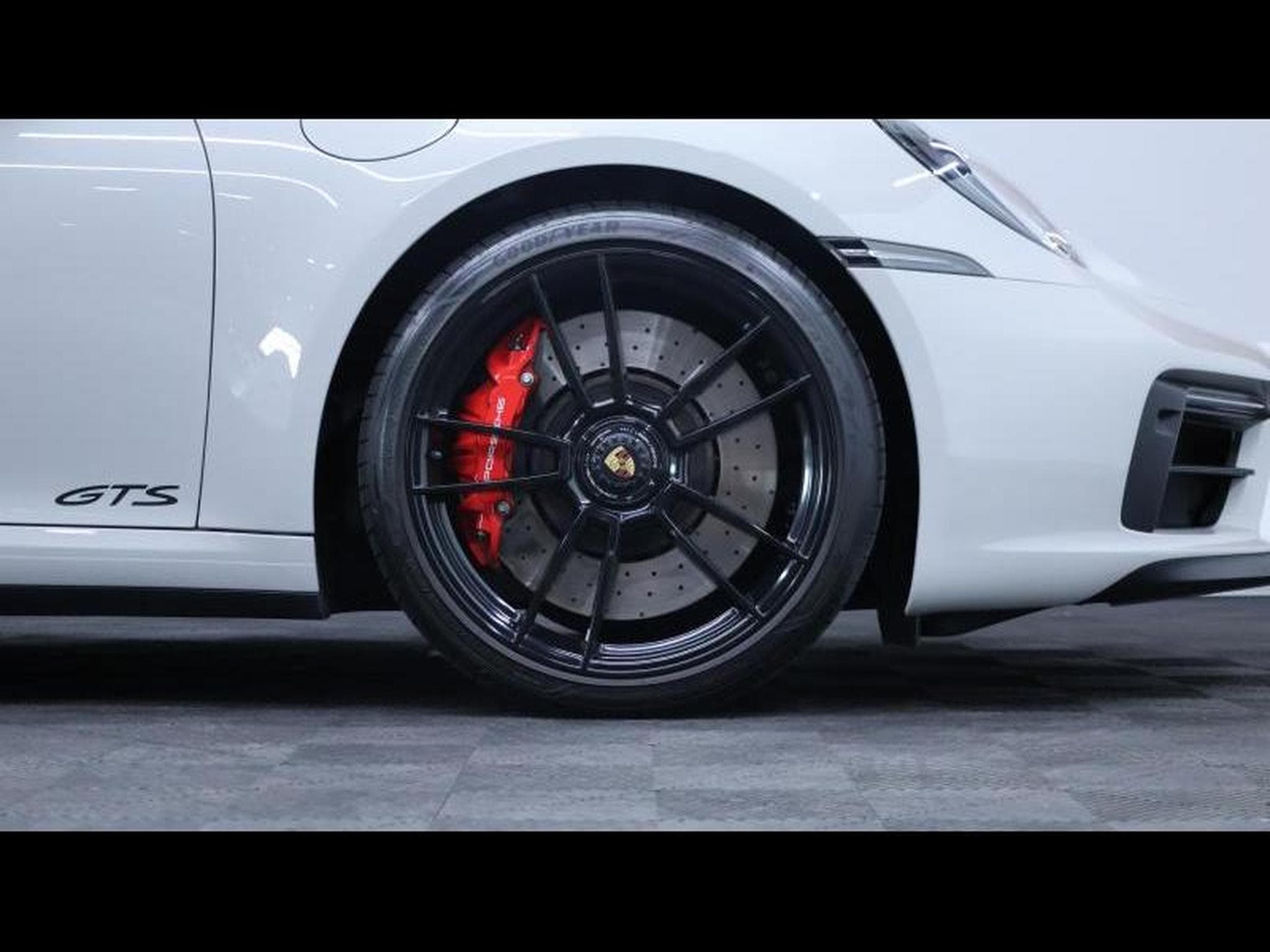 Porsche 911 Targa 4 GTS PDK (2024) - Foto 11