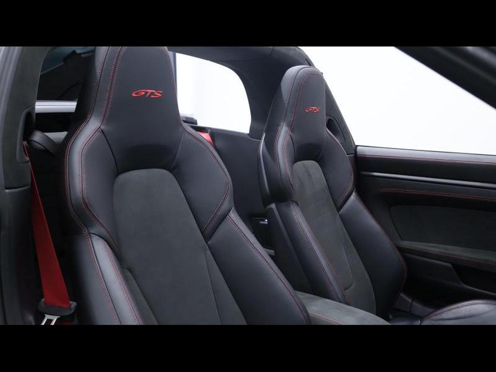 Porsche 911 Targa 4 GTS PDK (2024) - Foto 13