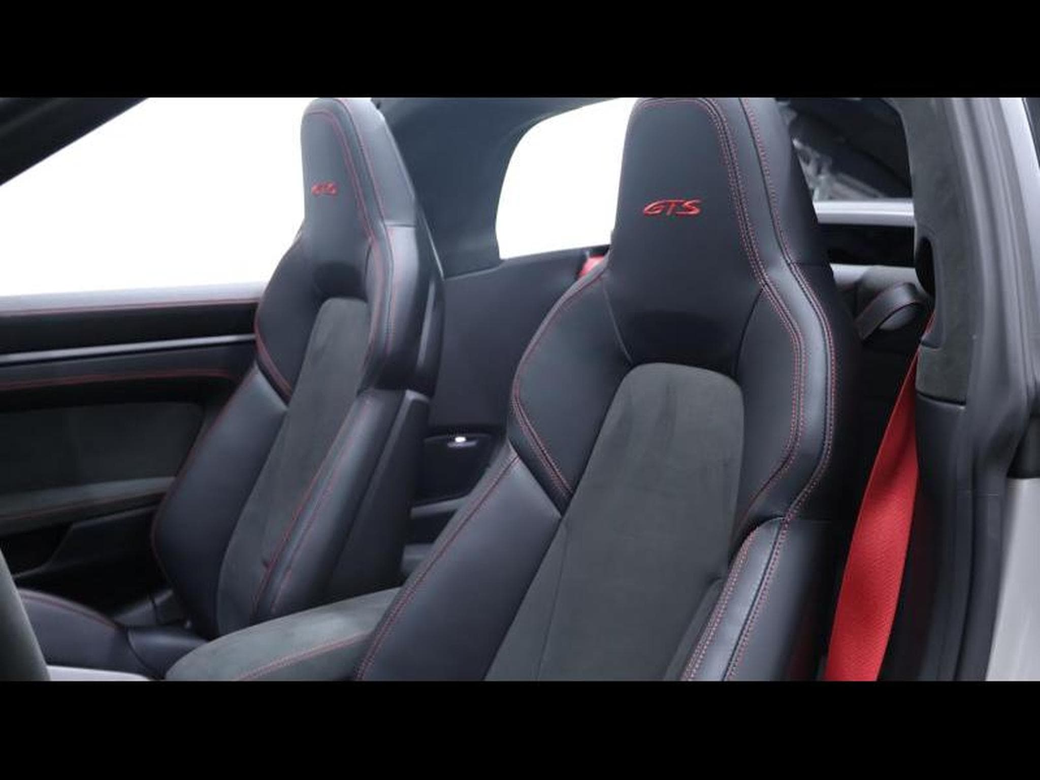 Porsche 911 Targa 4 GTS PDK (2024) - Foto 17