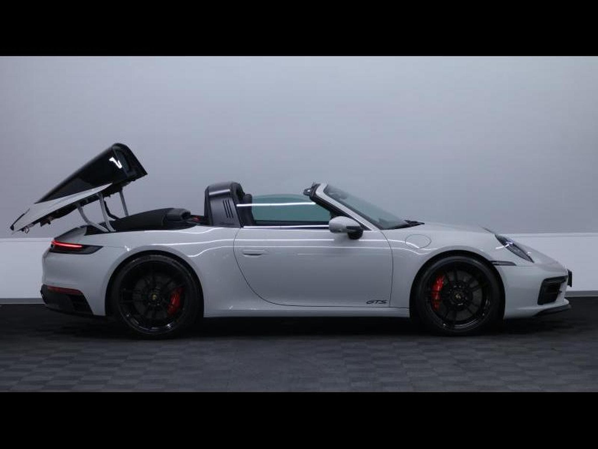 Porsche 911 Targa 4 GTS PDK (2024) - Foto 5