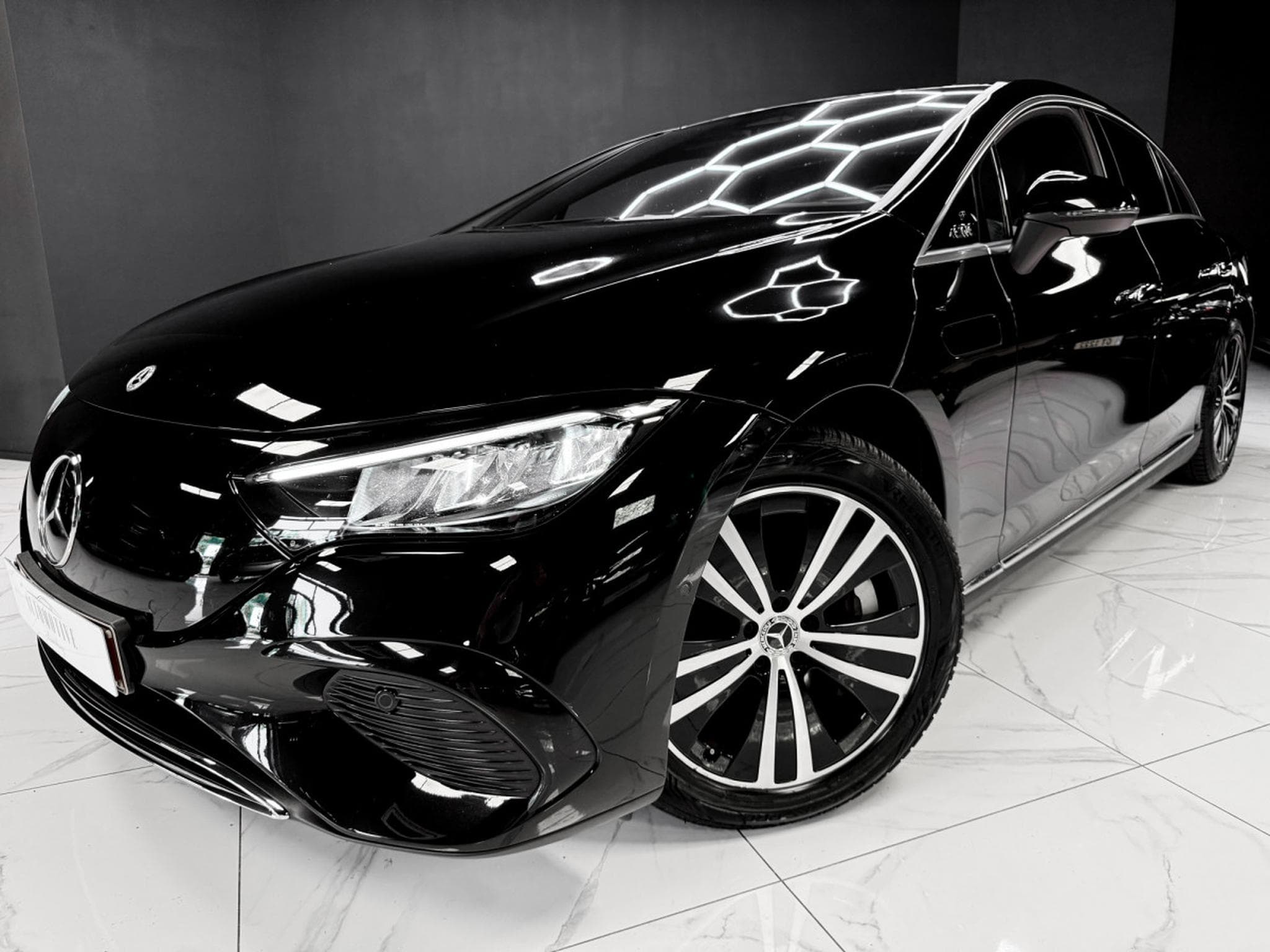Mercedes EQE 350 350+ 4MATIC 1ST HAND FULL SERVICE (2023) - Photo 9