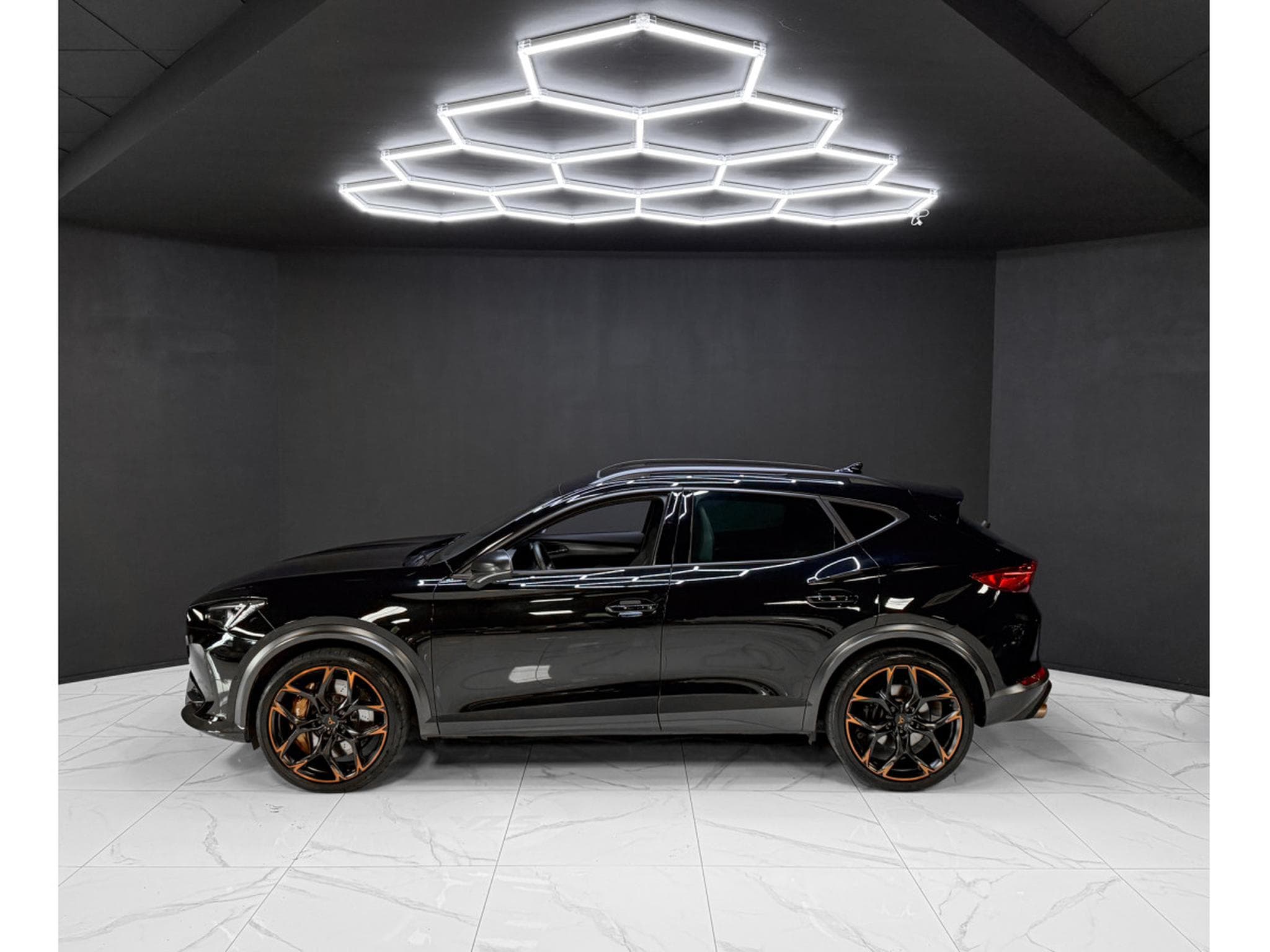 Cupra Formentor 2.5 TSI DSG 4Drive Cupra / MATRIX / PANO / 360° (2024) - Photo 2