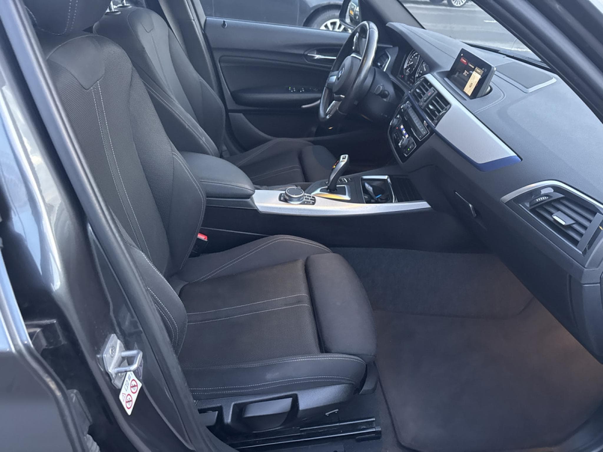 BMW 118 DA 150 PACK M AUTO (2019) - Photo 9