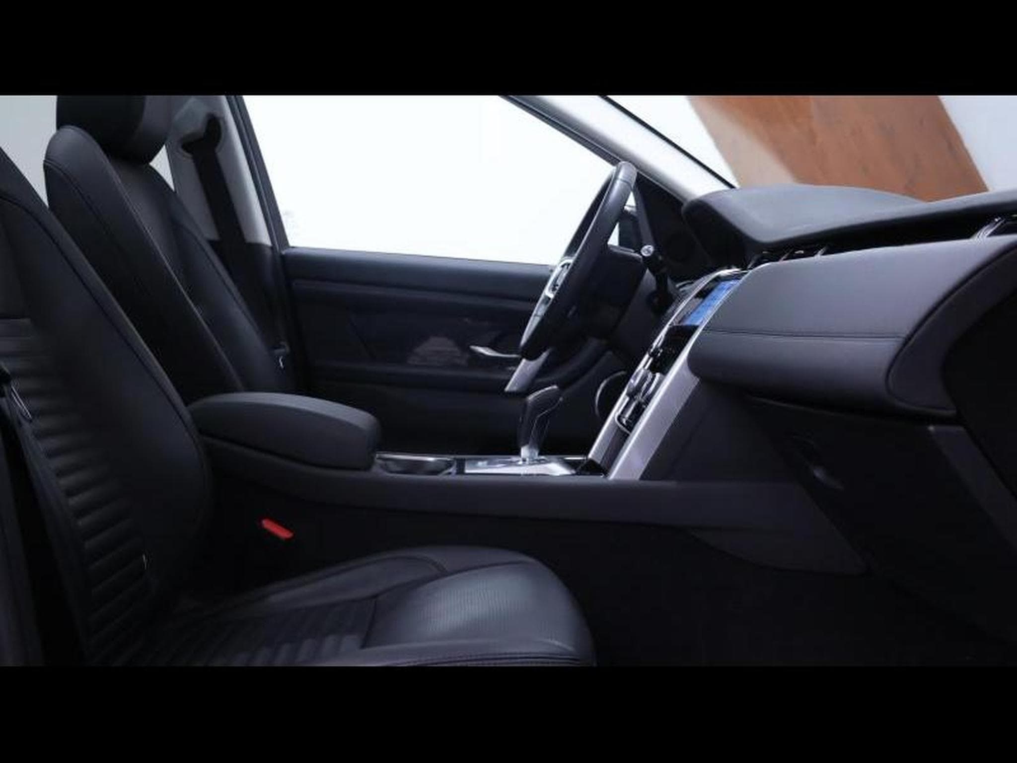 Land-Rover Discovery Sport D165 S Auto (2023) - Photo 11