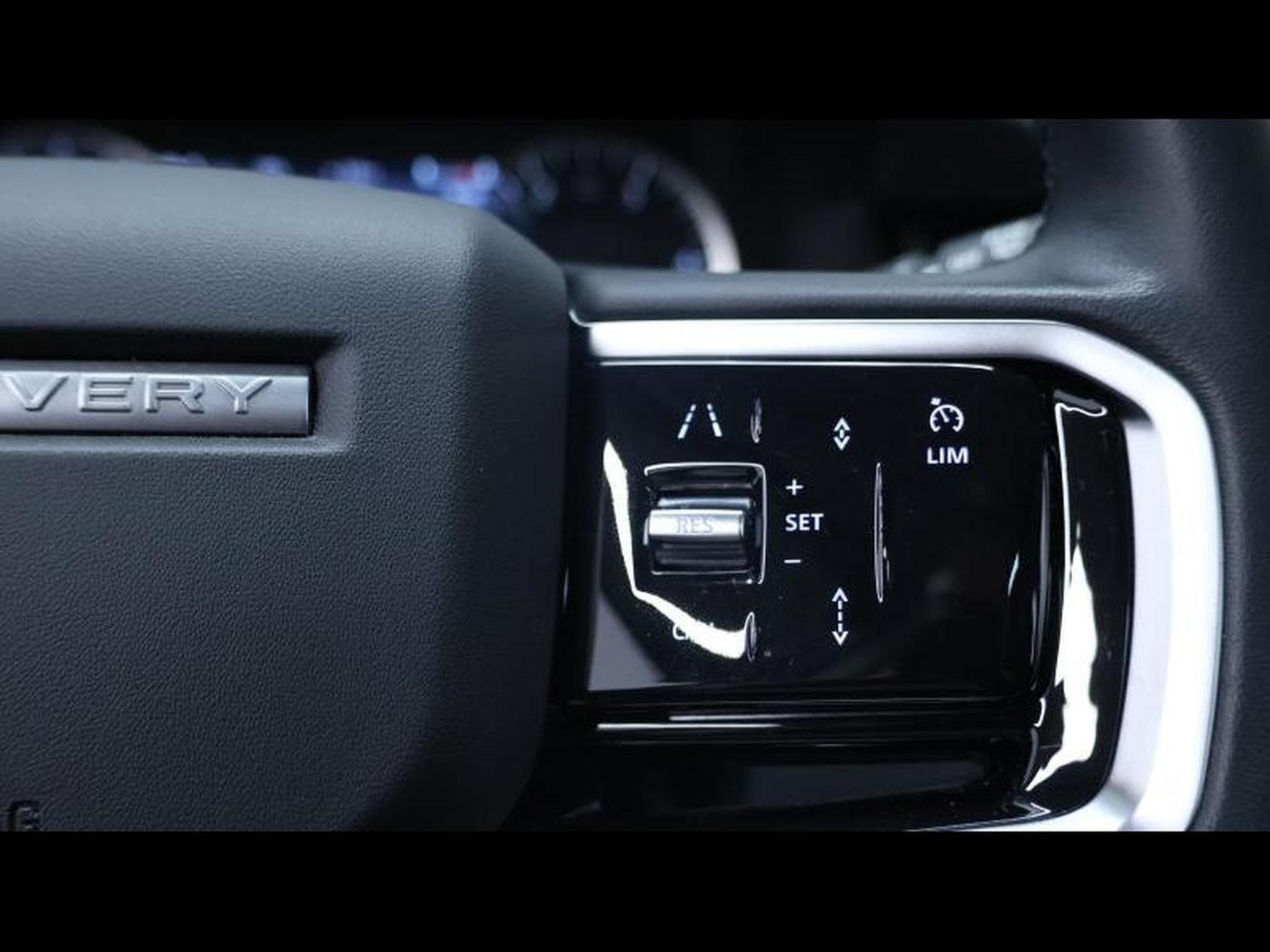 Land-Rover Discovery Sport D165 S Auto (2023) - Photo 18