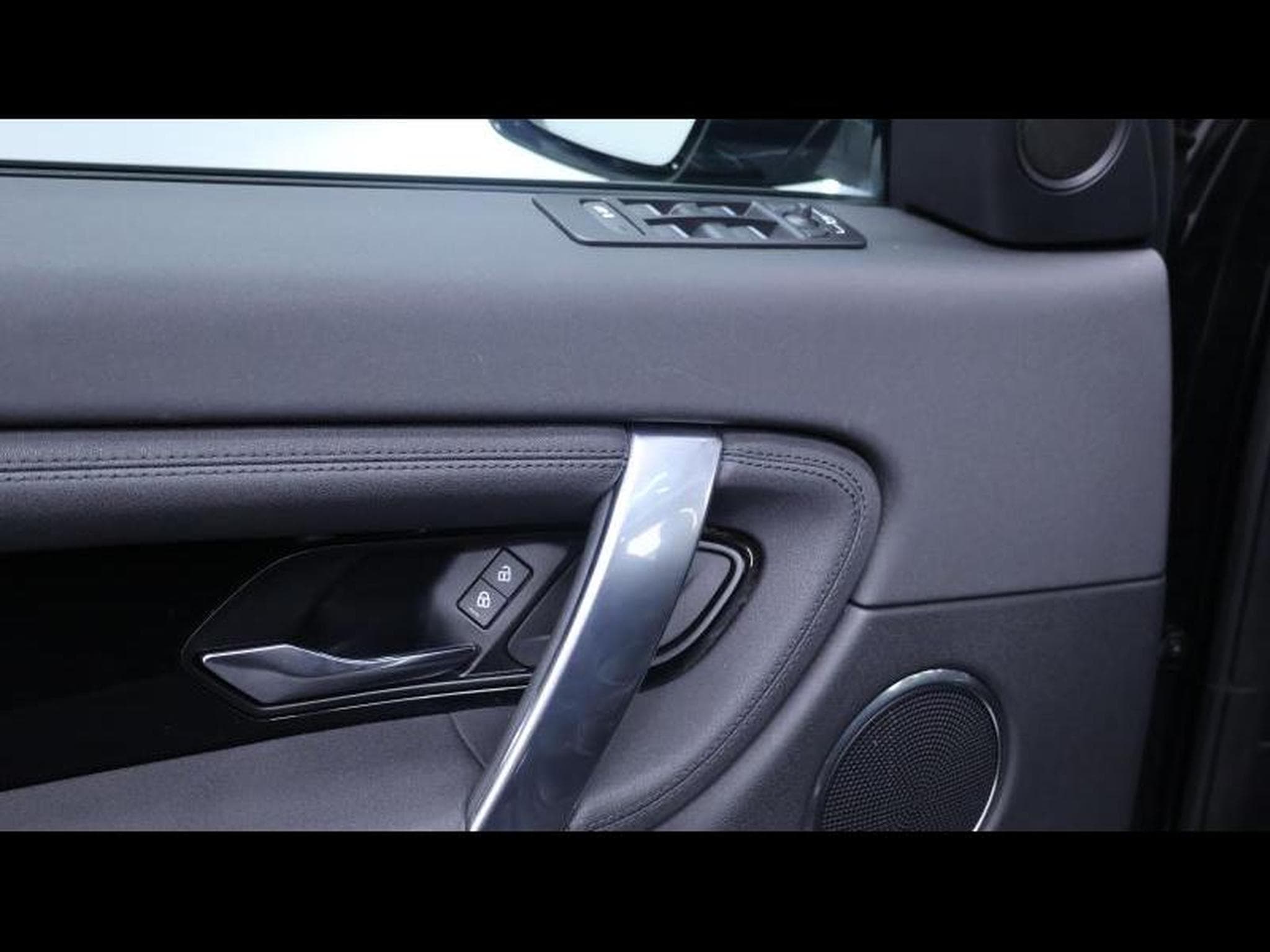 Land-Rover Discovery Sport D165 S Auto (2023) - Photo 24
