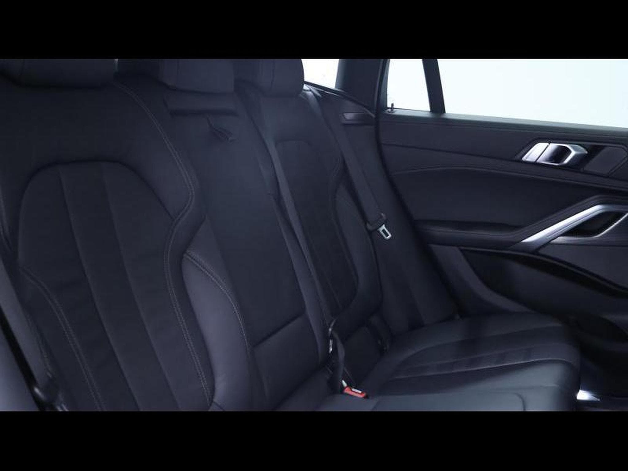 BMW X6 M50i 4.4 Twinturbo 530cv Auto (2020) - Foto 14