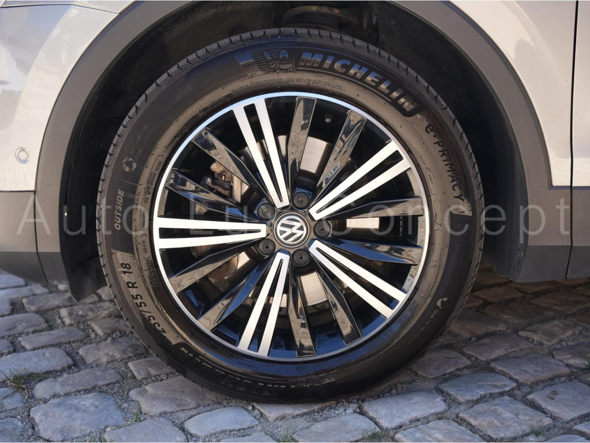 VW Tiguan 2.0 TSI 180 Carat Exclusive 4Motion DSG7 (2018) - Photo 10