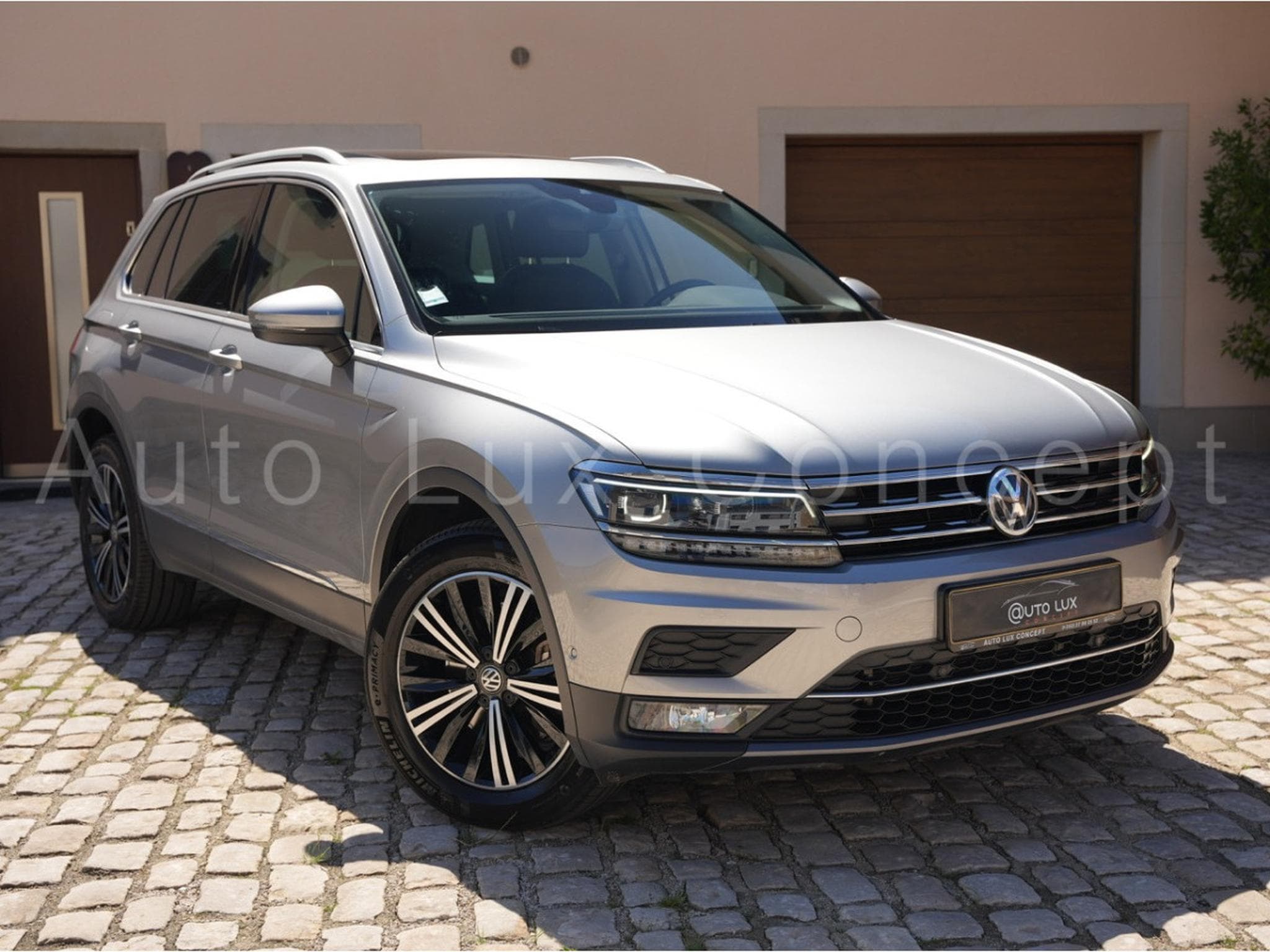 VW Tiguan 2.0 TSI 180 Carat Exclusive 4Motion DSG7 (2018) - Photo 2
