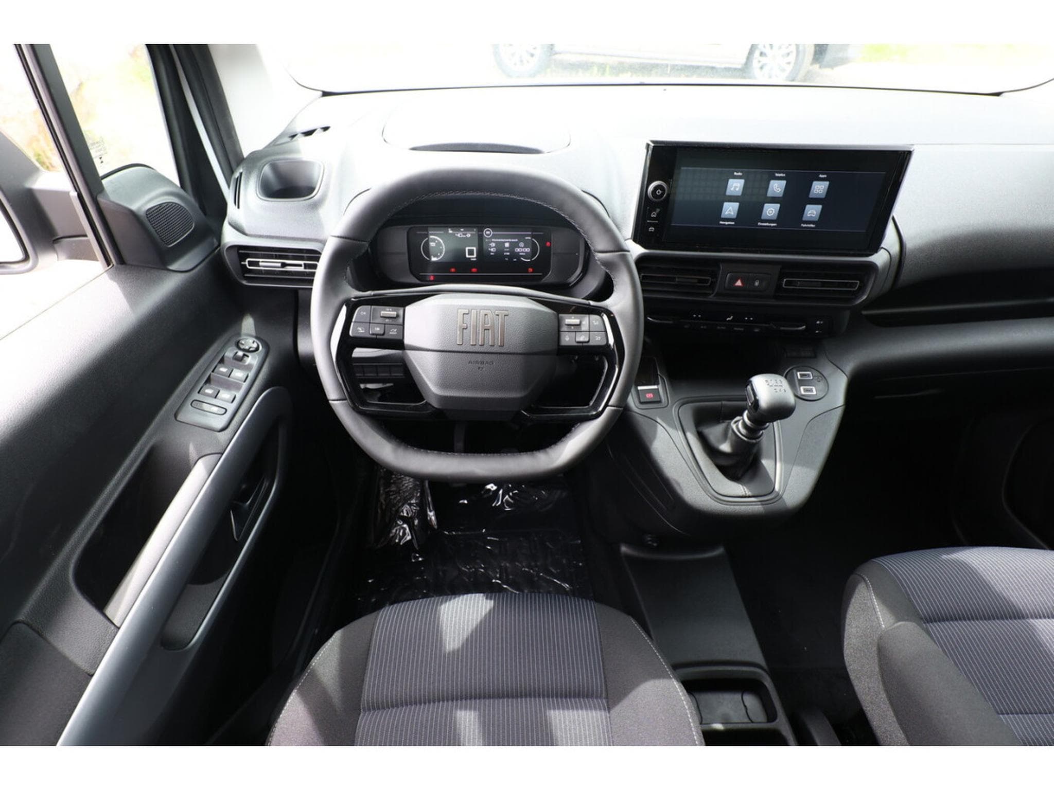 Fiat Doblo 1.5 BlueHDi 130 (2026) - Photo 6