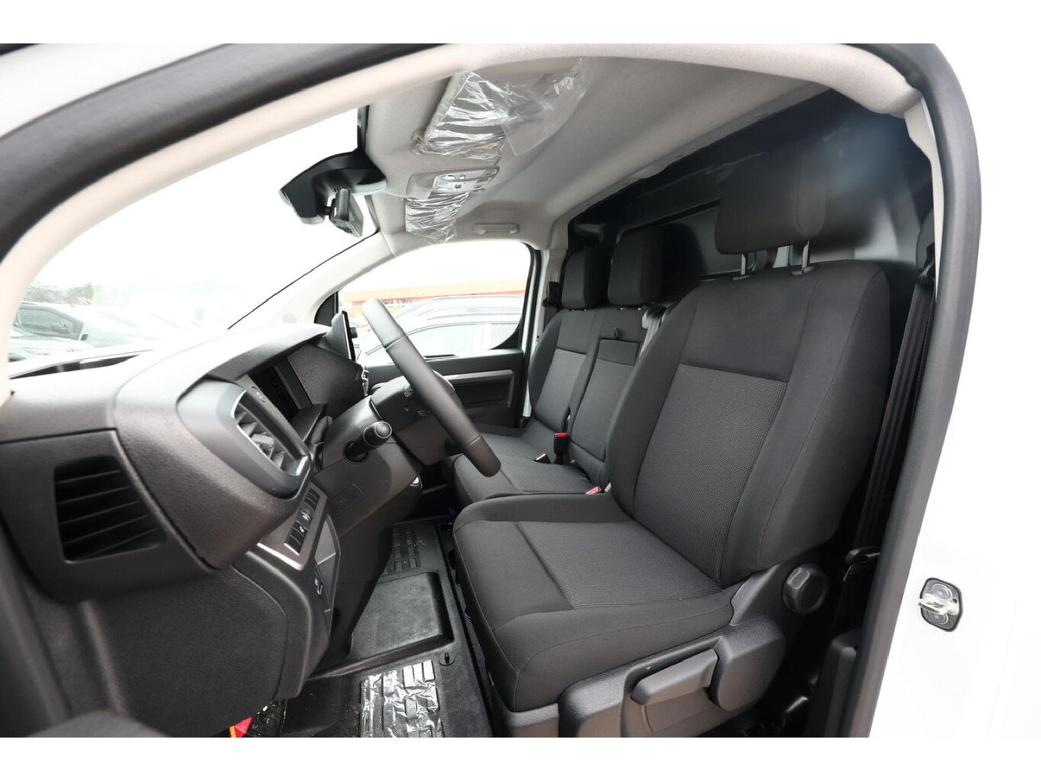 Fiat Scudo 2.0 BlueHDI EAT8 180 (2025) - Photo 6