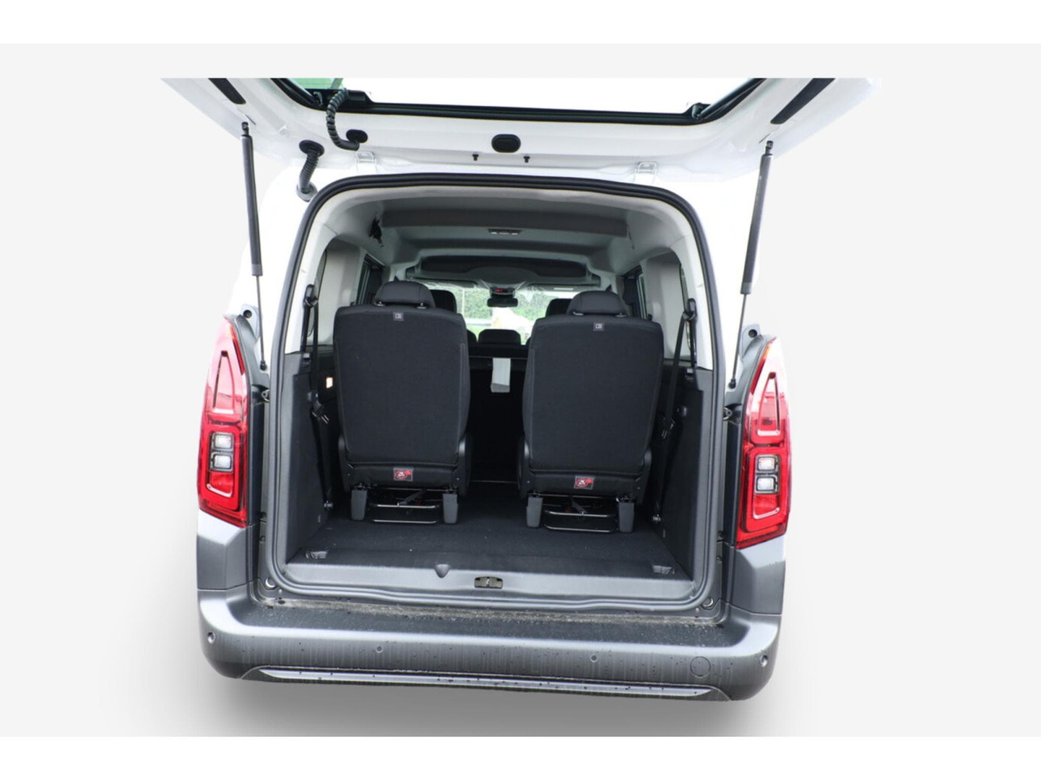 Fiat Doblo 1.5 BlueHDi 130 EAT8 MAXI 7 places (2025) - Photo 9