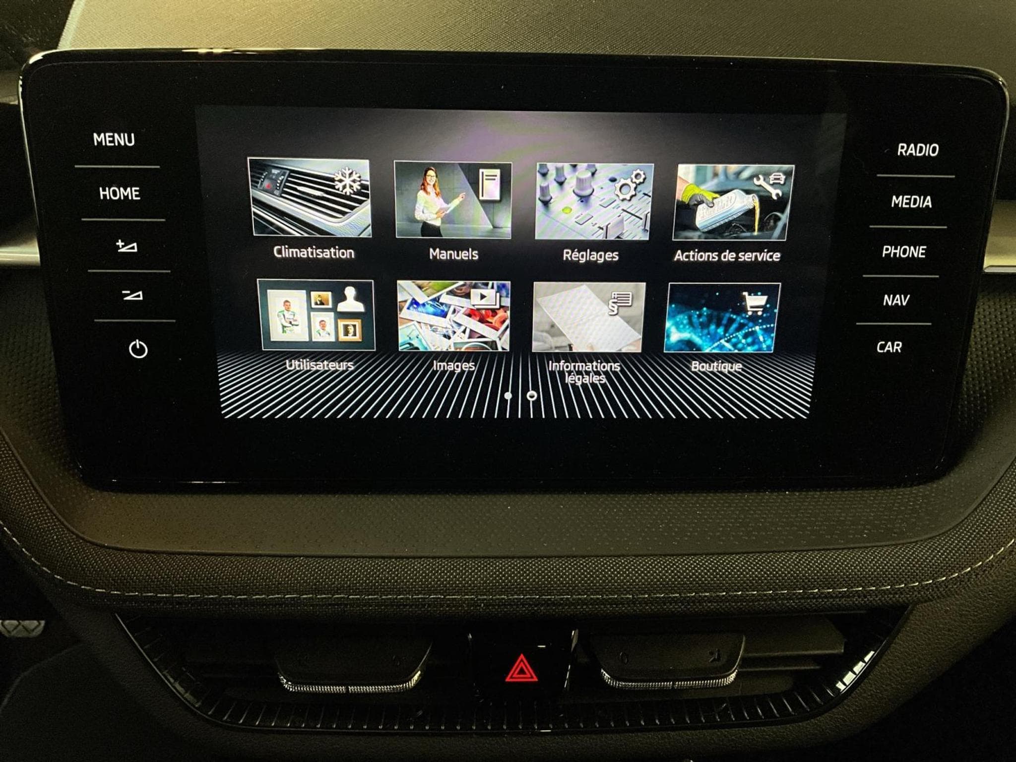 Skoda Fabia Style+P.Style+Led+Navi+DAB+PDC (2023) - Foto 18