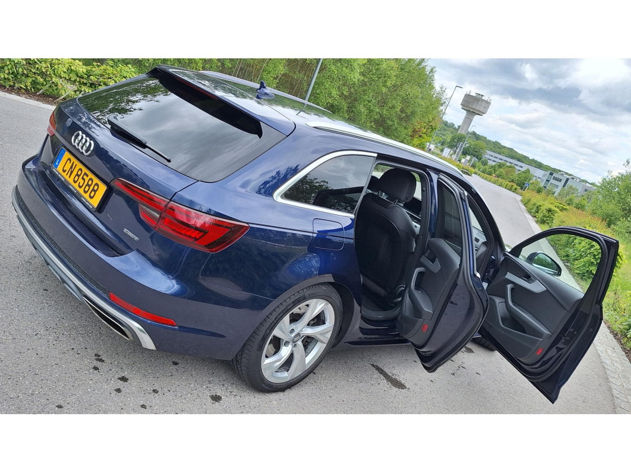 Audi A4 S-Line Quattro (2019) - Photo 2