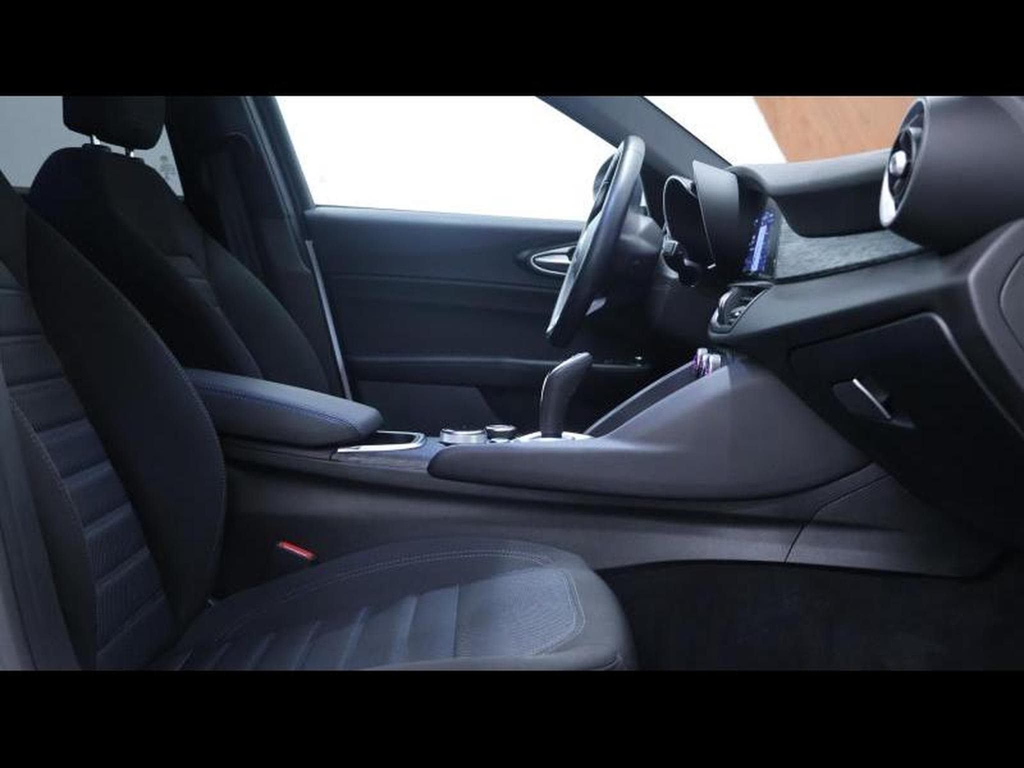 Alfa-Romeo Giulia 2.2 JTD 160 Auto (2022) - Foto 11