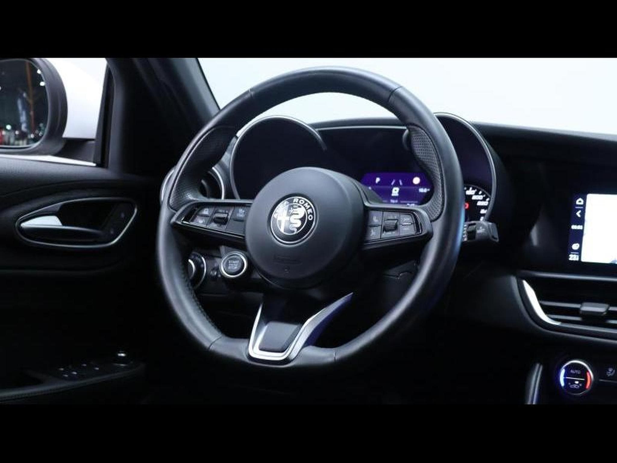 Alfa-Romeo Giulia 2.2 JTD 160 Auto (2022) - Foto 16