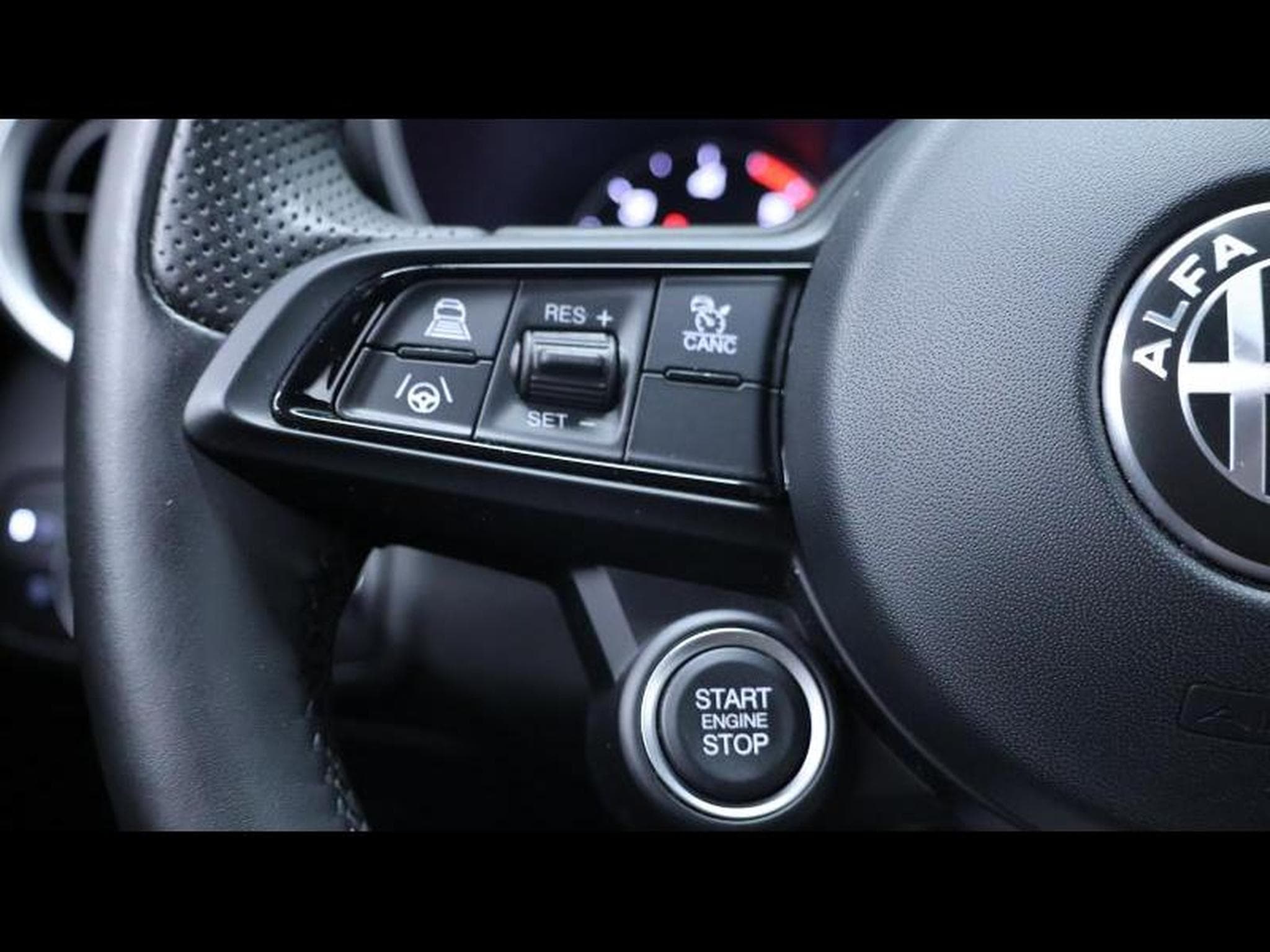 Alfa-Romeo Giulia 2.2 JTD 160 Auto (2022) - Foto 17