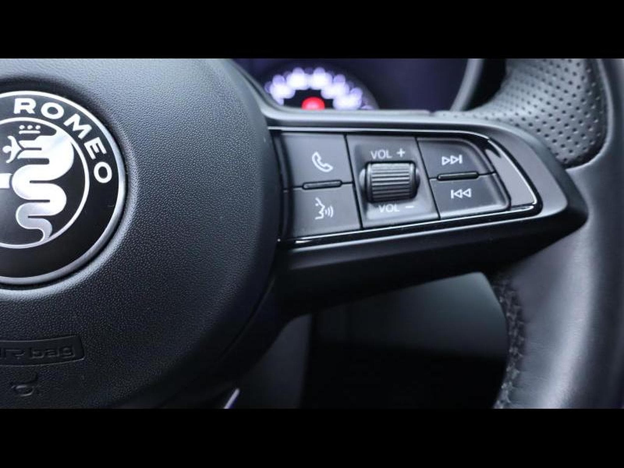 Alfa-Romeo Giulia 2.2 JTD 160 Auto (2022) - Foto 18