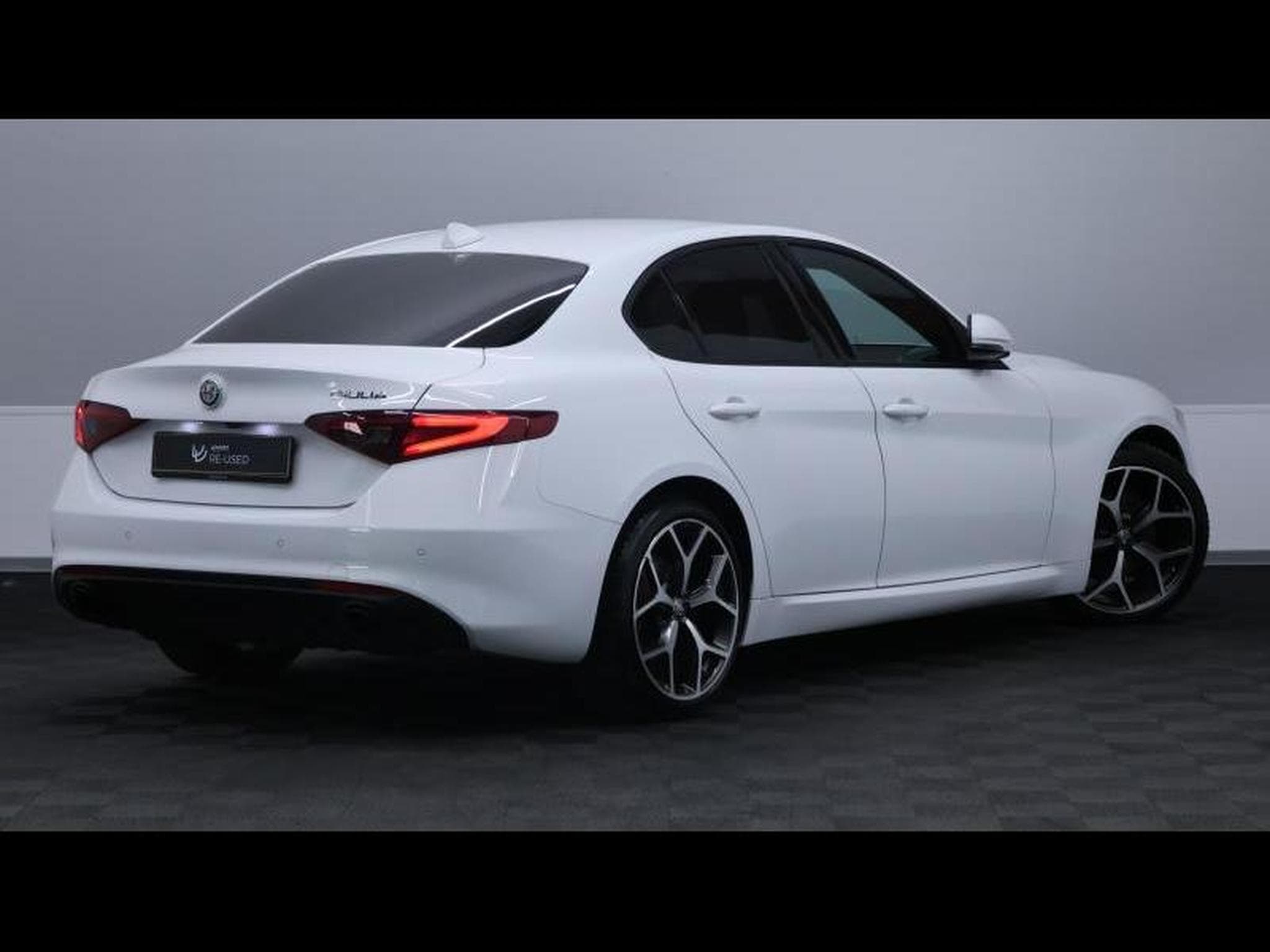 Alfa-Romeo Giulia 2.2 JTD 160 Auto (2022) - Foto 5
