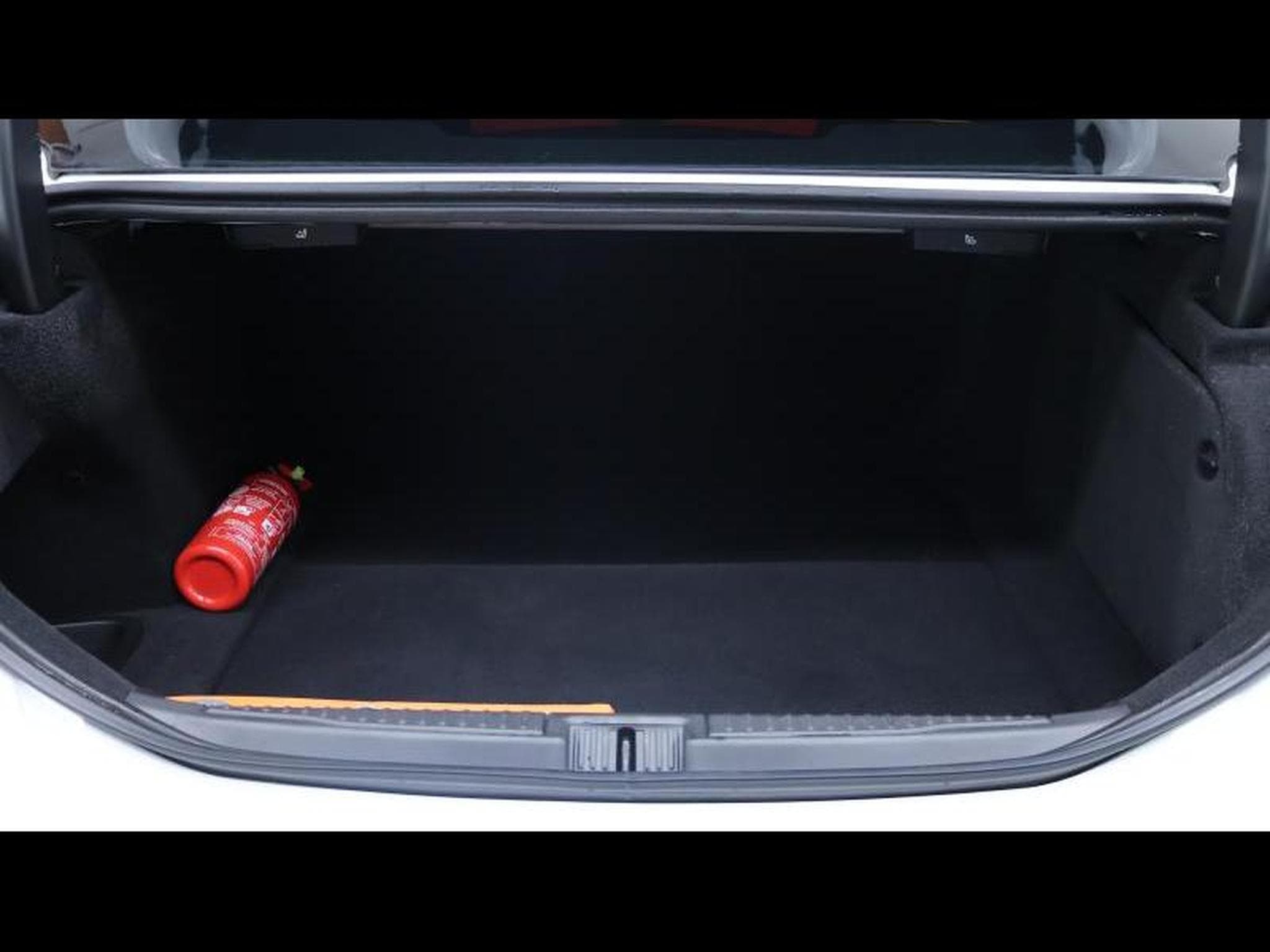 Alfa-Romeo Giulia 2.2 JTD 160 Auto (2022) - Foto 7