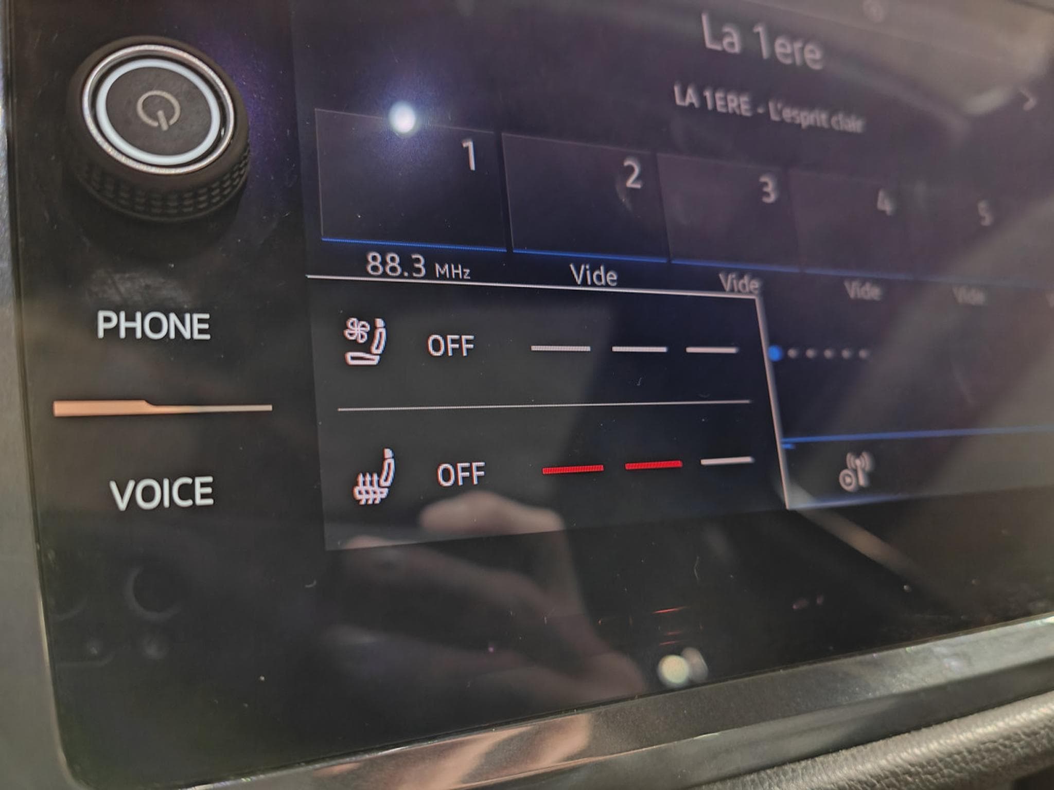 VW Tiguan 2.0 TDI R-LINE DSG 7PLACES CARPLAY TOIT OUV CUIR CAMERA ATTE (2022) - Foto 22