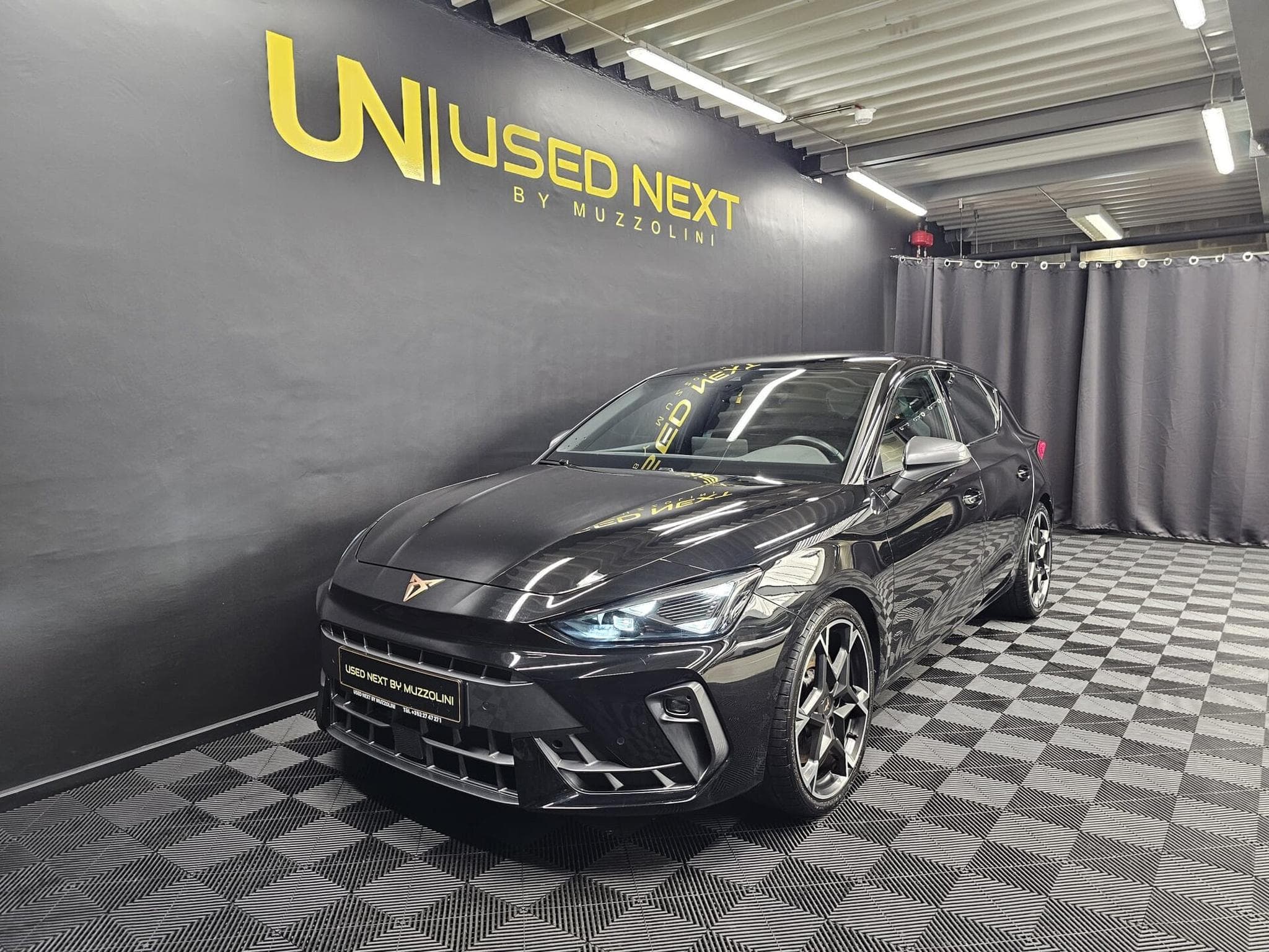 Cupra Leon VZ 2.0 TSI 300cv Caméra/App-Connect (2025) - Foto 1