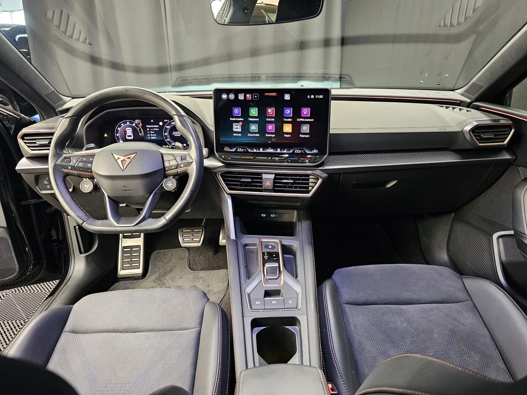 Cupra Leon VZ 2.0 TSI 300cv Caméra/App-Connect (2025) - Foto 13