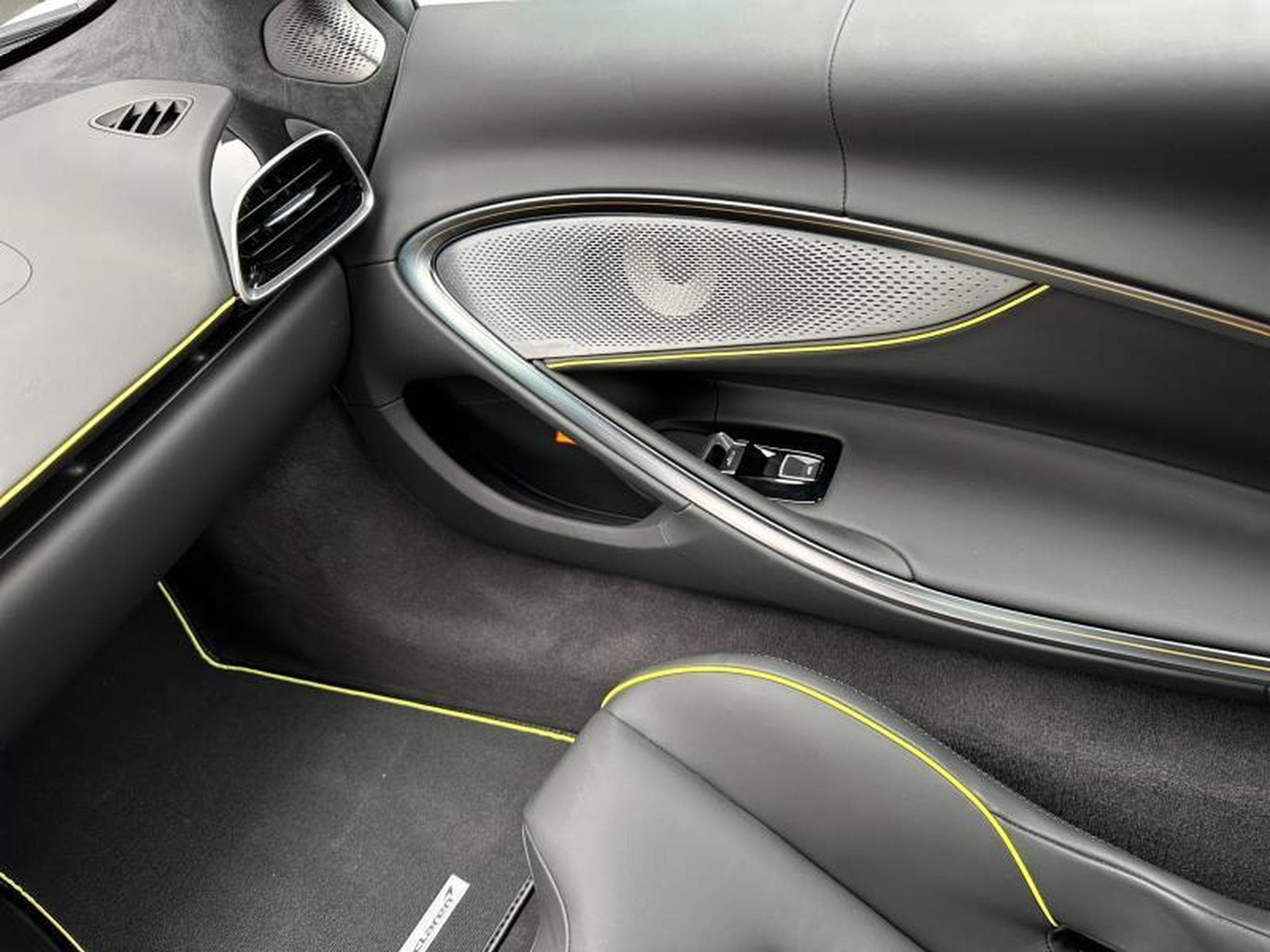 McLaren Artura Coupé *PPF MAT** / Hyrbide (2023) - Foto 21