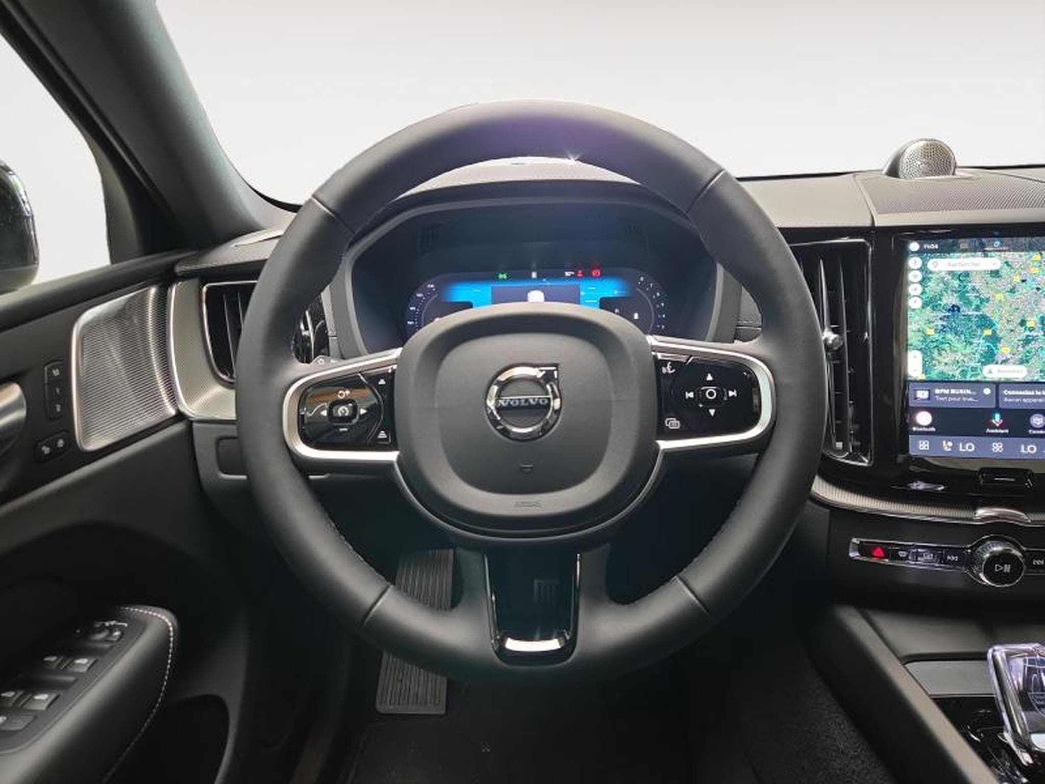Volvo XC60 B5 AWD Ultra Dark / Essence (2025) - Foto 17