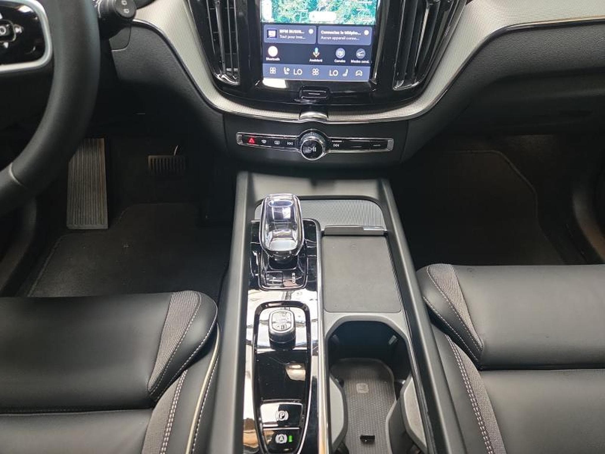 Volvo XC60 B5 AWD Ultra Dark / Essence (2025) - Foto 8