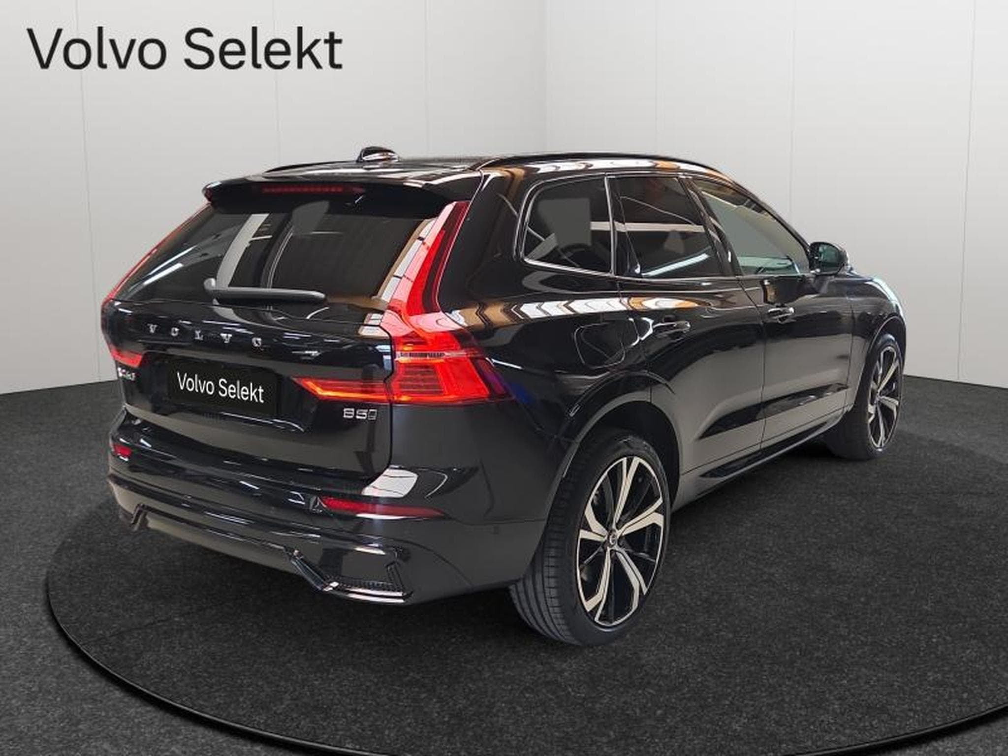 Volvo XC60 B5 AWD Plus Dark / Essence (2025) - Foto 16