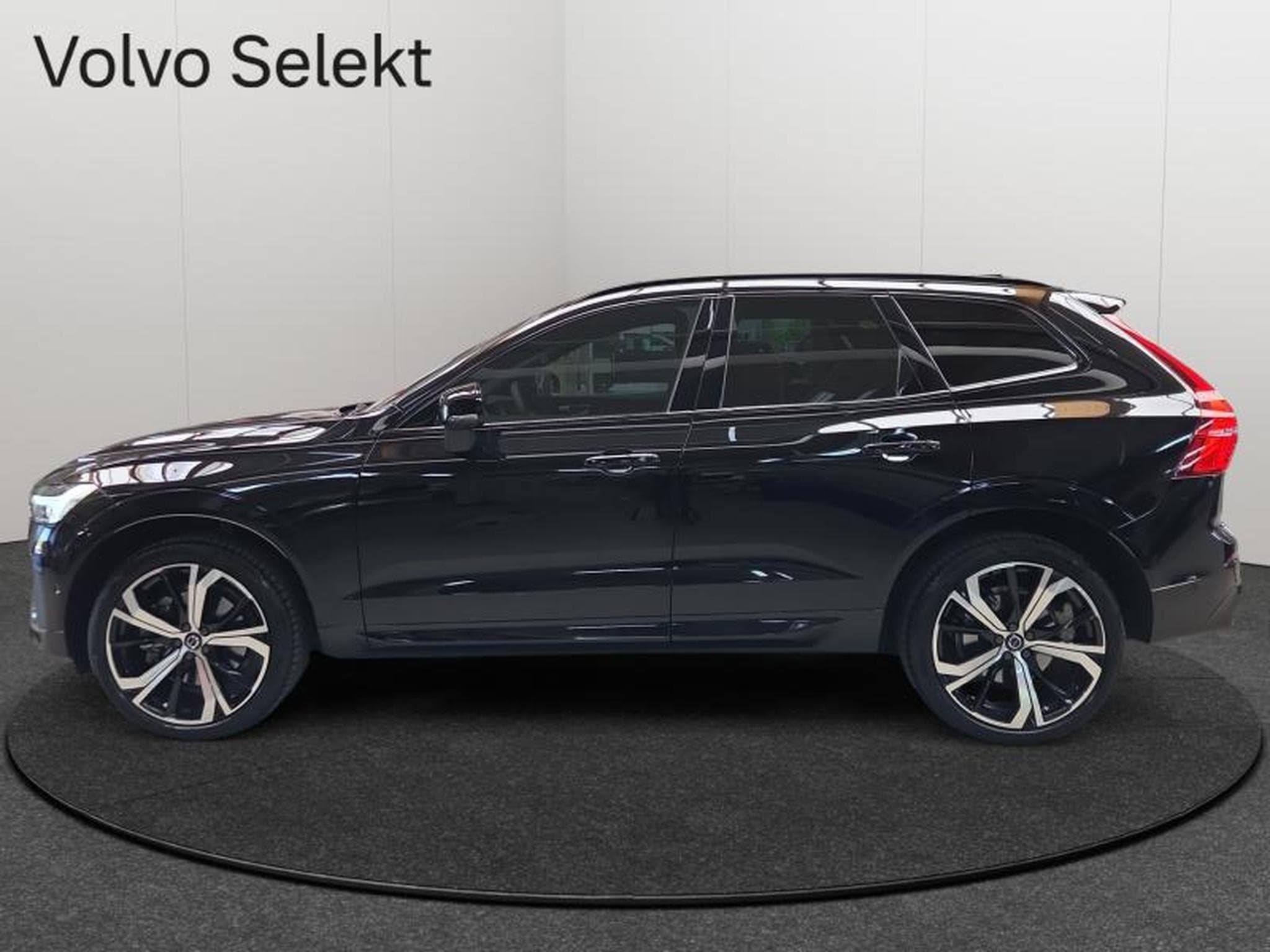 Volvo XC60 B5 AWD Plus Dark / Essence (2025) - Foto 3
