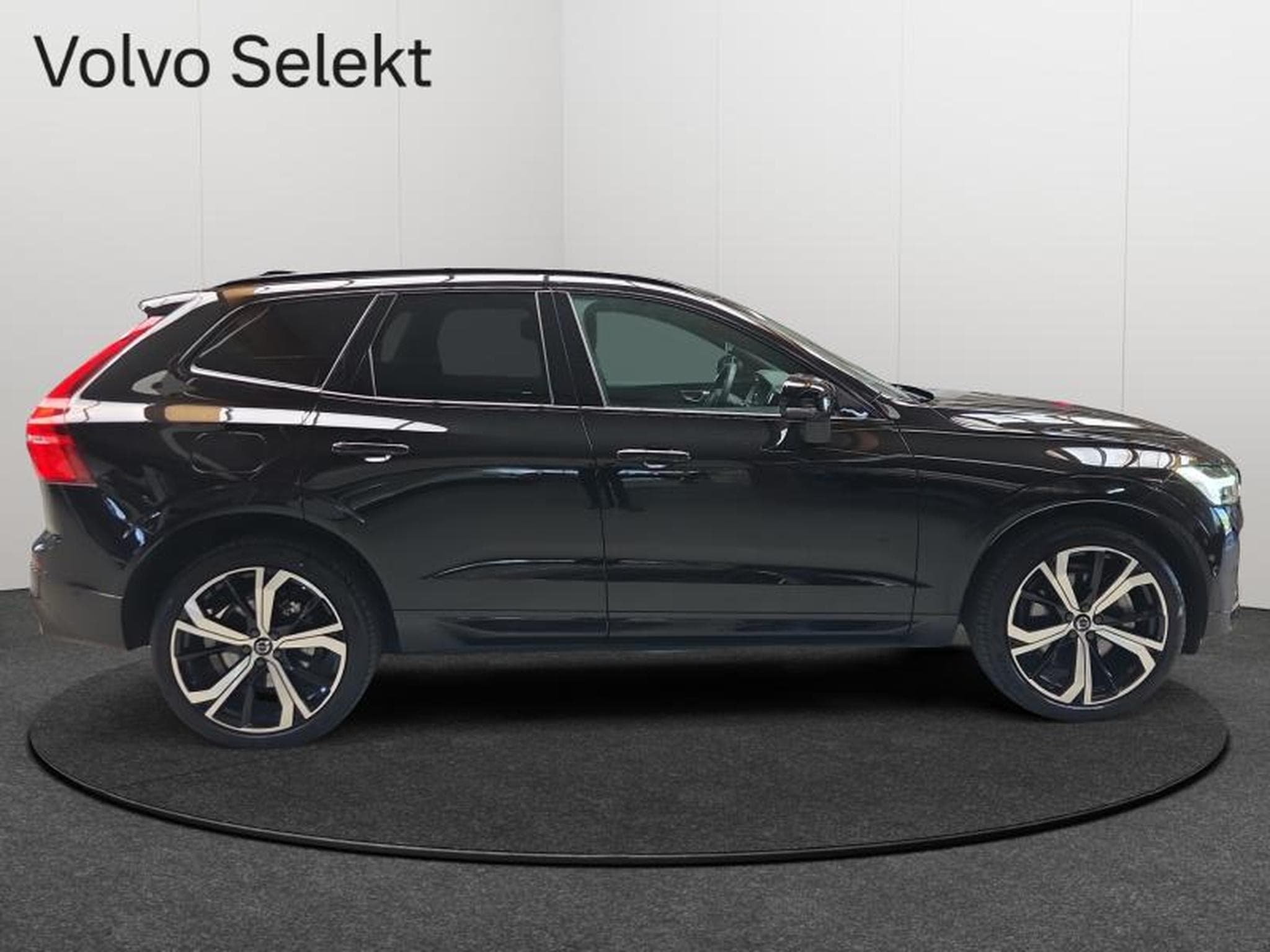 Volvo XC60 B5 AWD Plus Dark / Essence (2025) - Foto 4