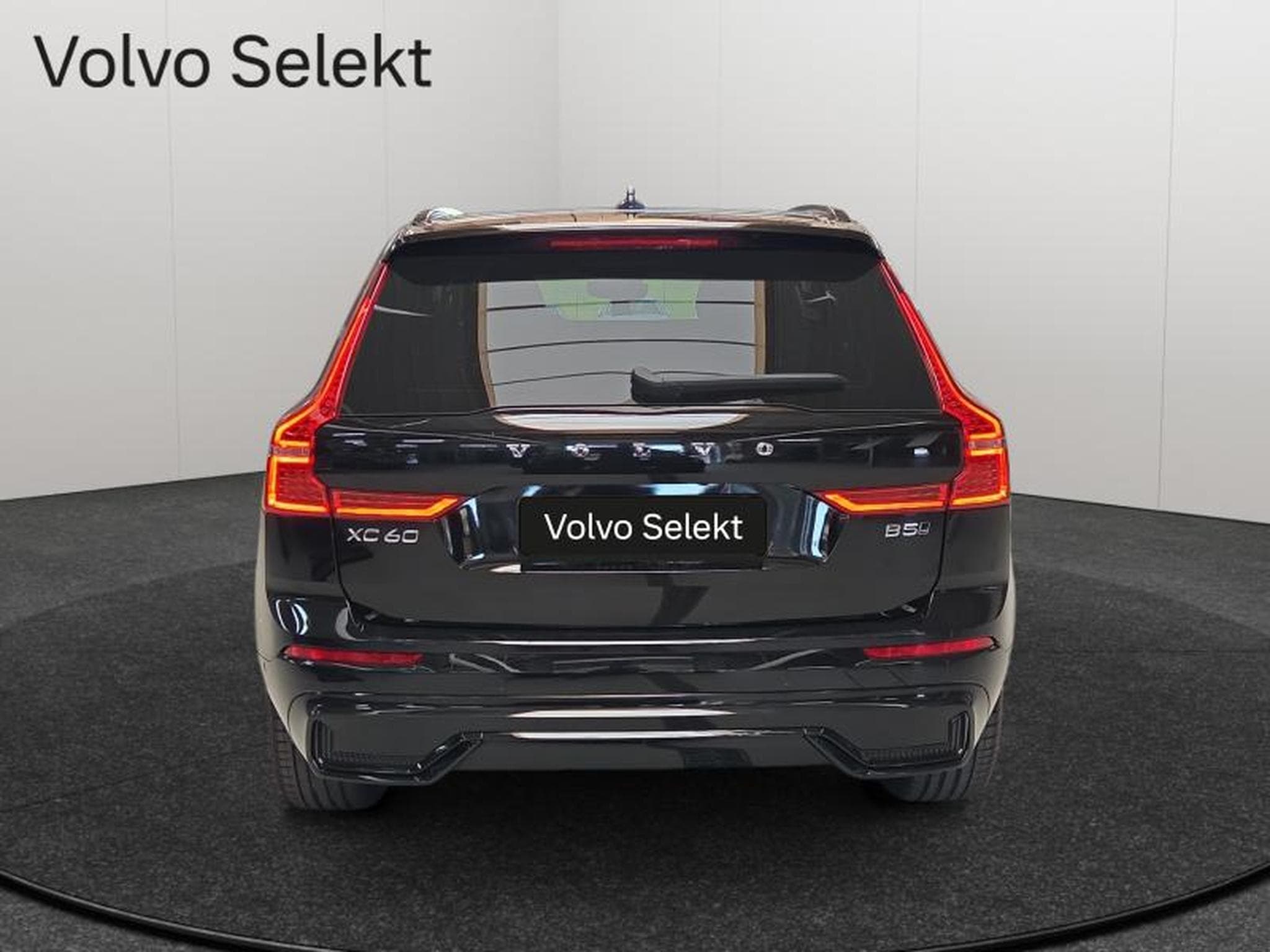 Volvo XC60 B5 AWD Plus Dark / Essence (2025) - Foto 5