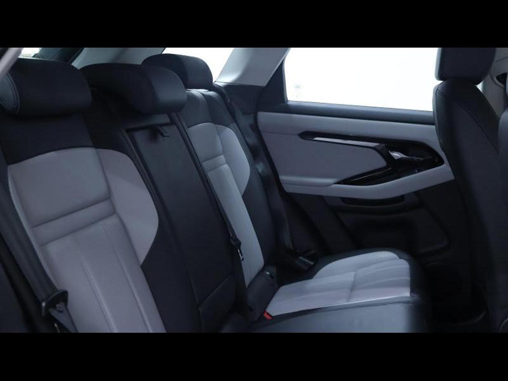 Land-Rover Range Rover Evoque P160 Dynamic SE FWD Auto (2025) - Photo 14