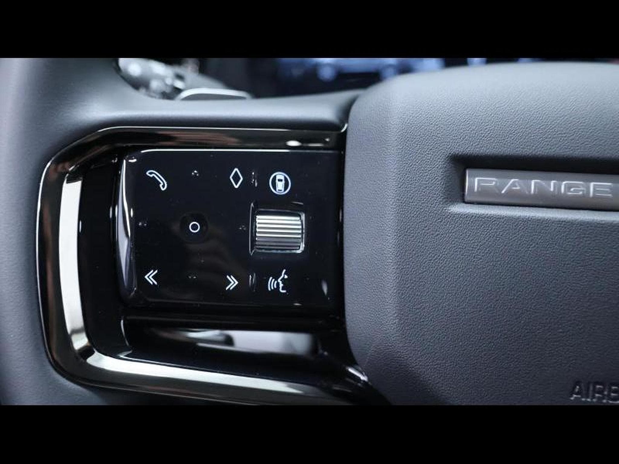 Land-Rover Range Rover Evoque P160 Dynamic SE FWD Auto (2025) - Photo 17