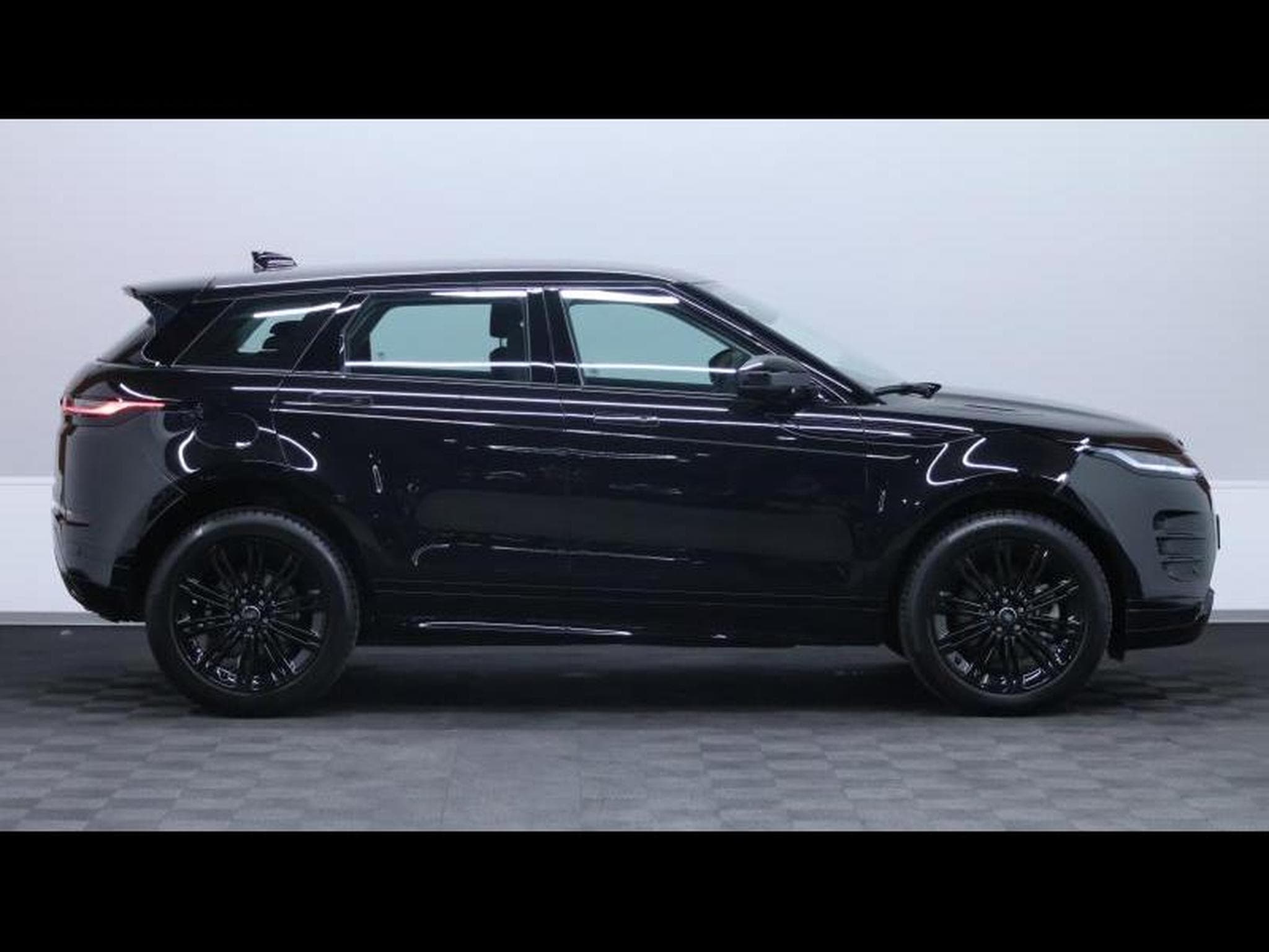 Land-Rover Range Rover Evoque P160 Dynamic SE FWD Auto (2025) - Photo 4
