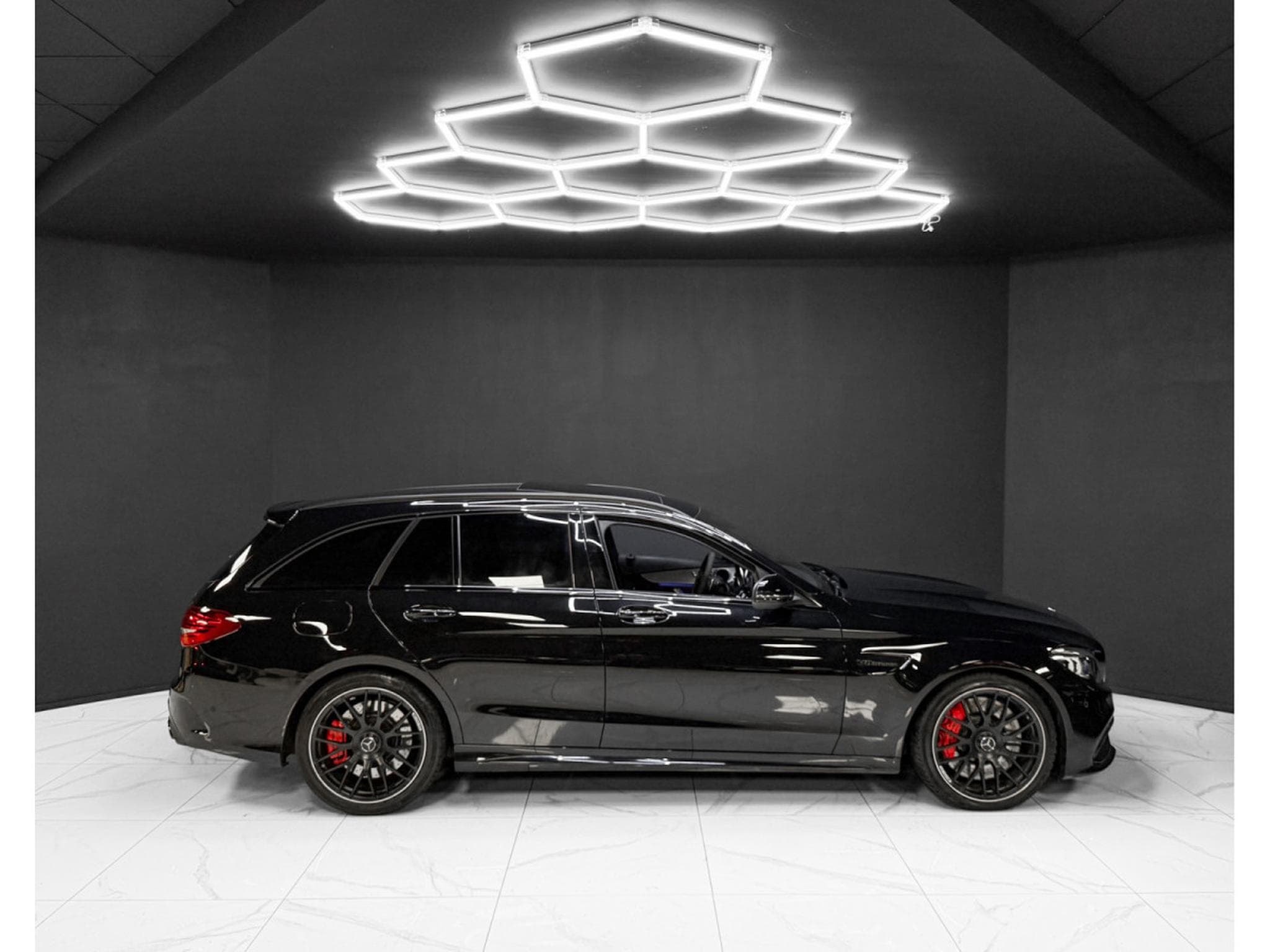 Mercedes C 63 AMG S T AMG / PANO / VIRTUAL / LED / DISTR. + (2019) - Photo 6