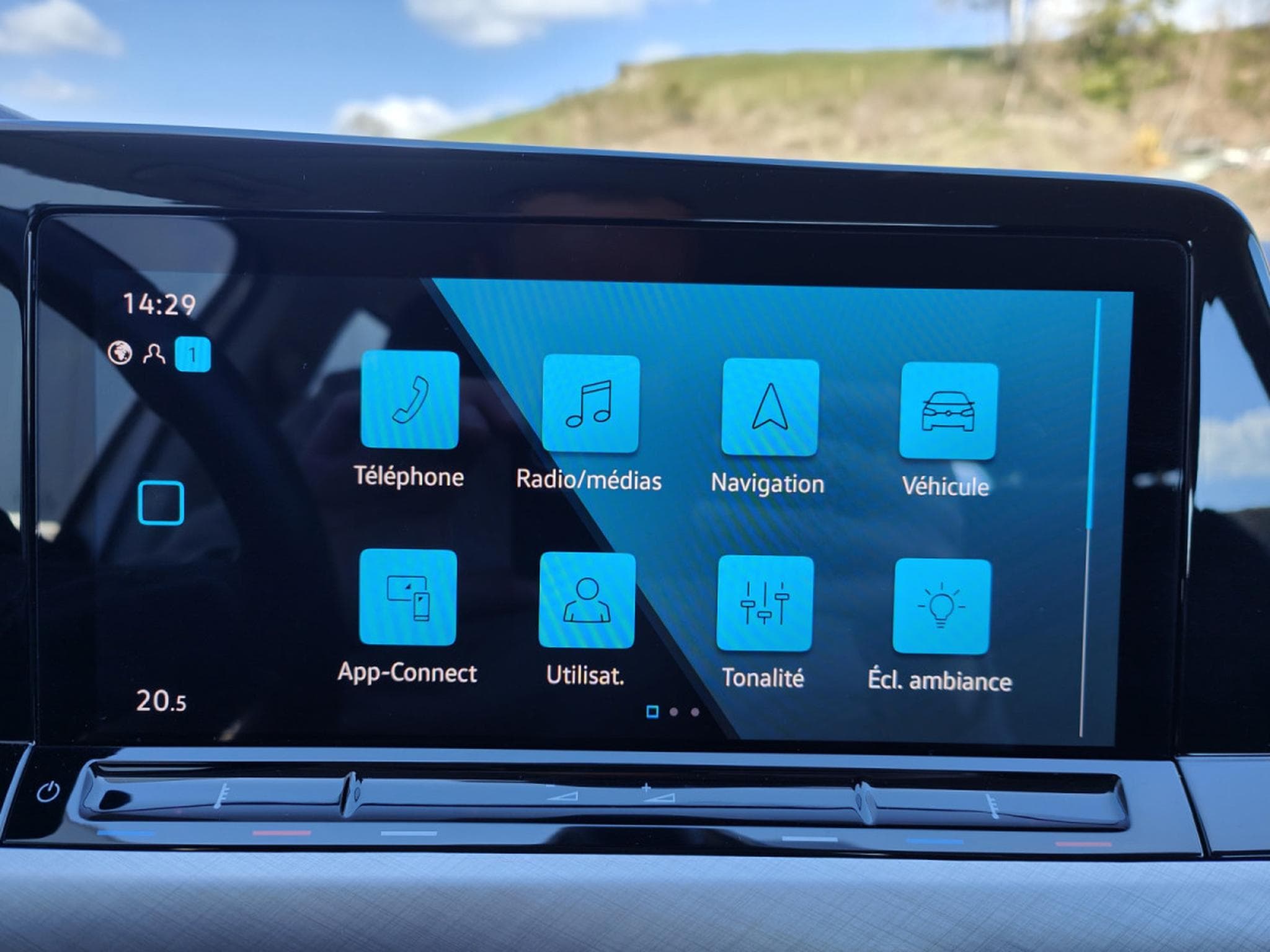 VW Golf 2.0 TDI CARPLAY GPS LED APS AV/ARR CRUISE ADAPTATIF (2021) - Photo 15